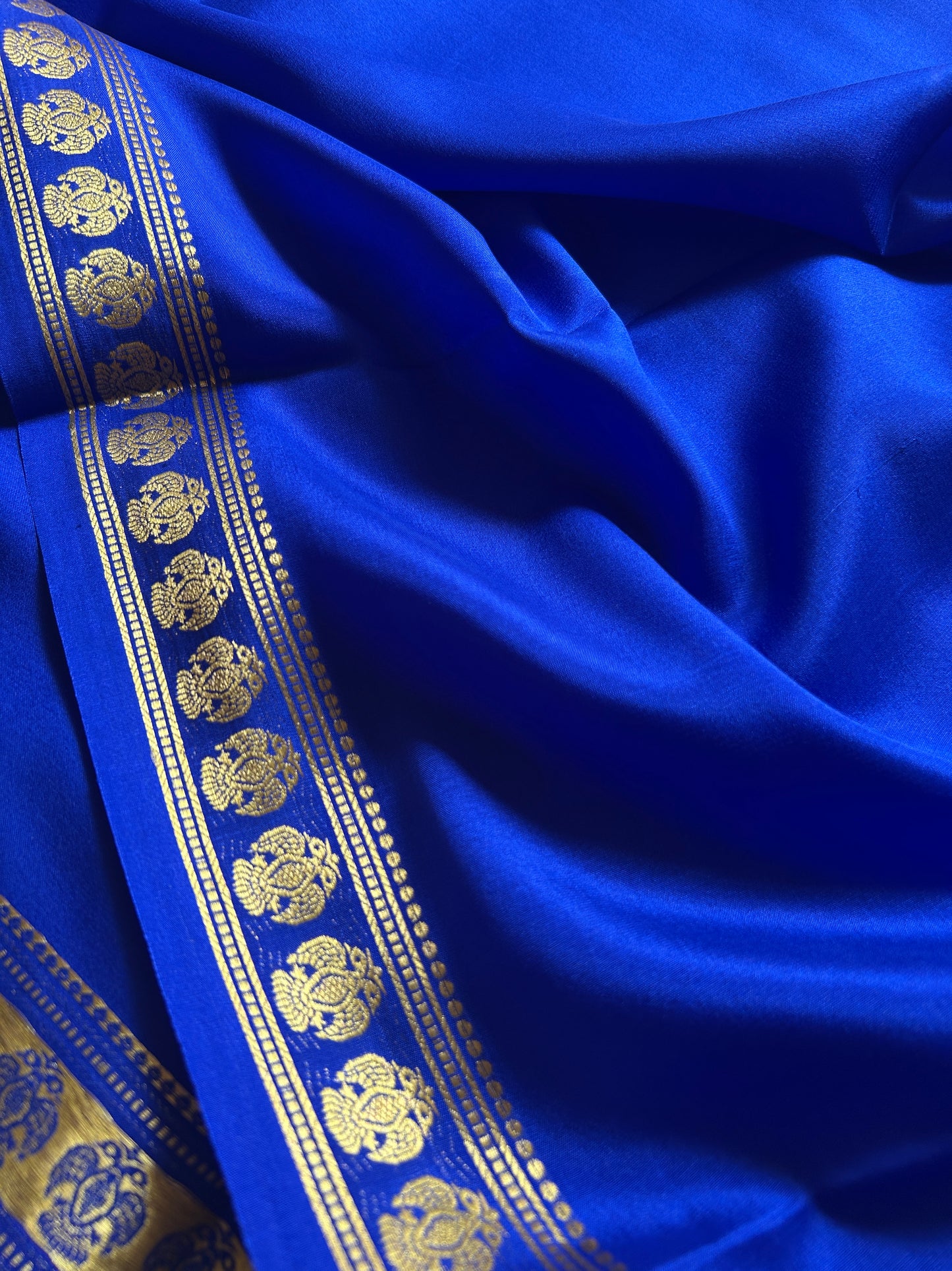 Brunda : Solid Royal blue