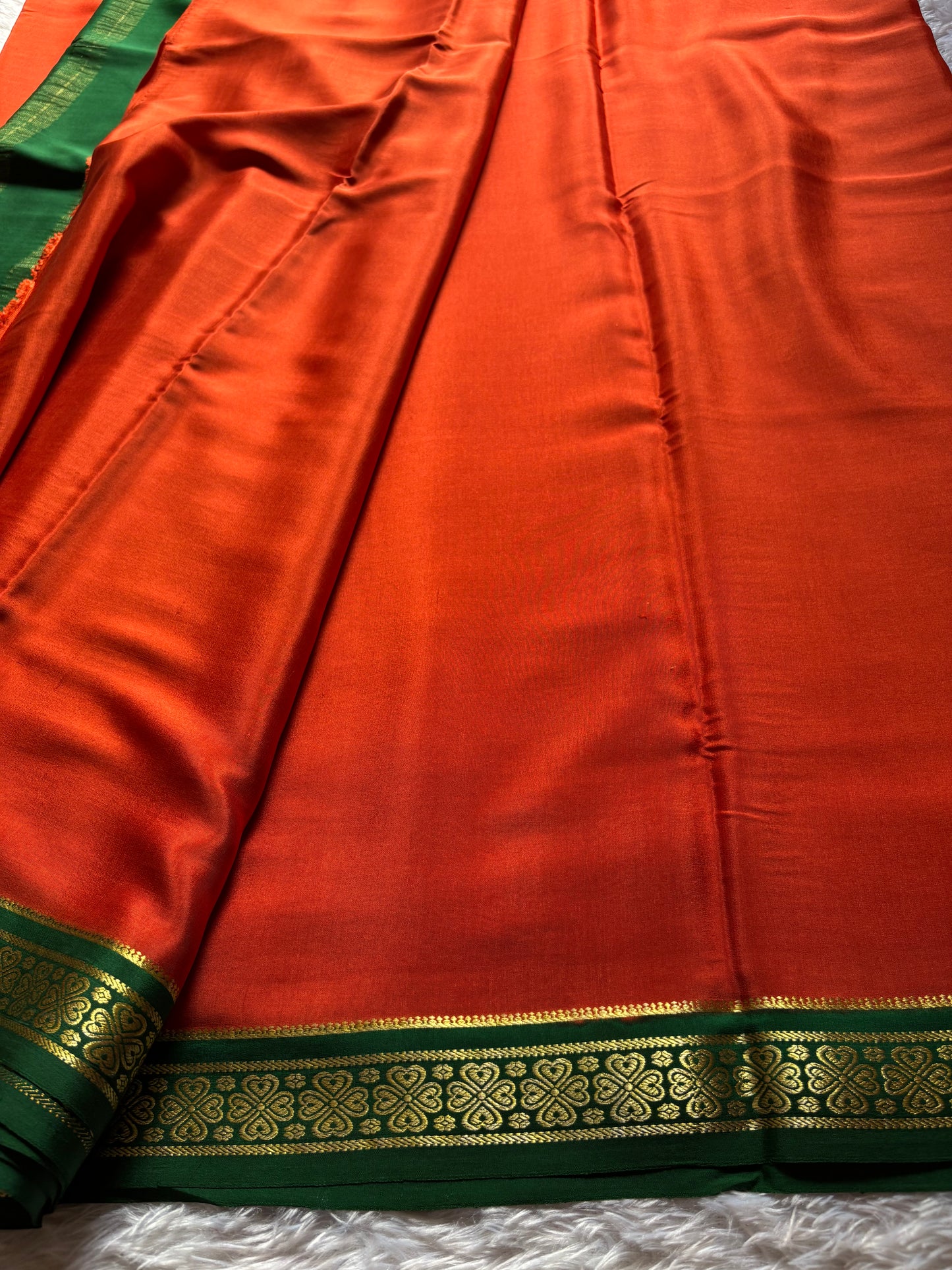 Champaka (2D) : Orange-bottle green