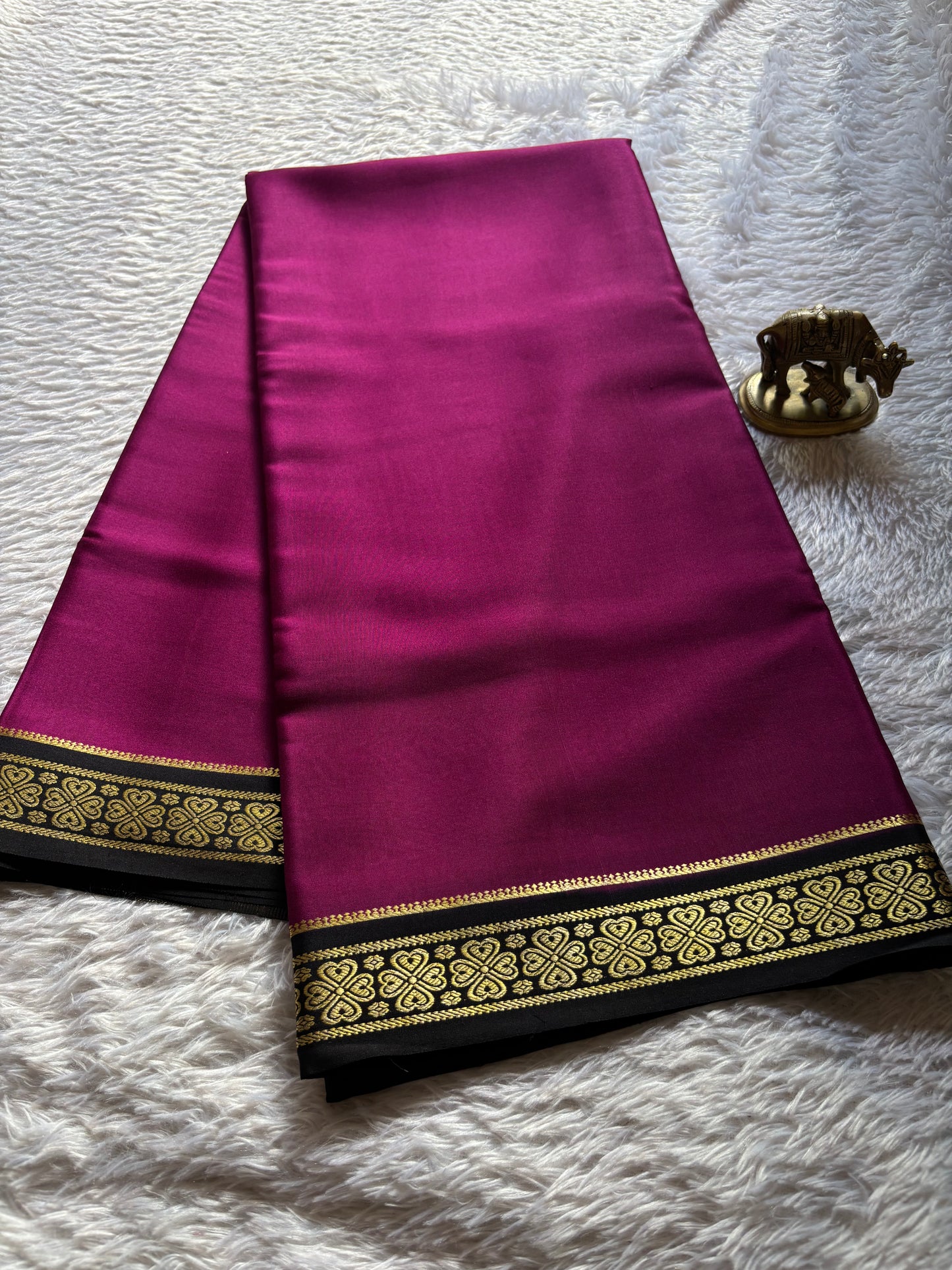 Champaka (2D) : Deep magenta-black
