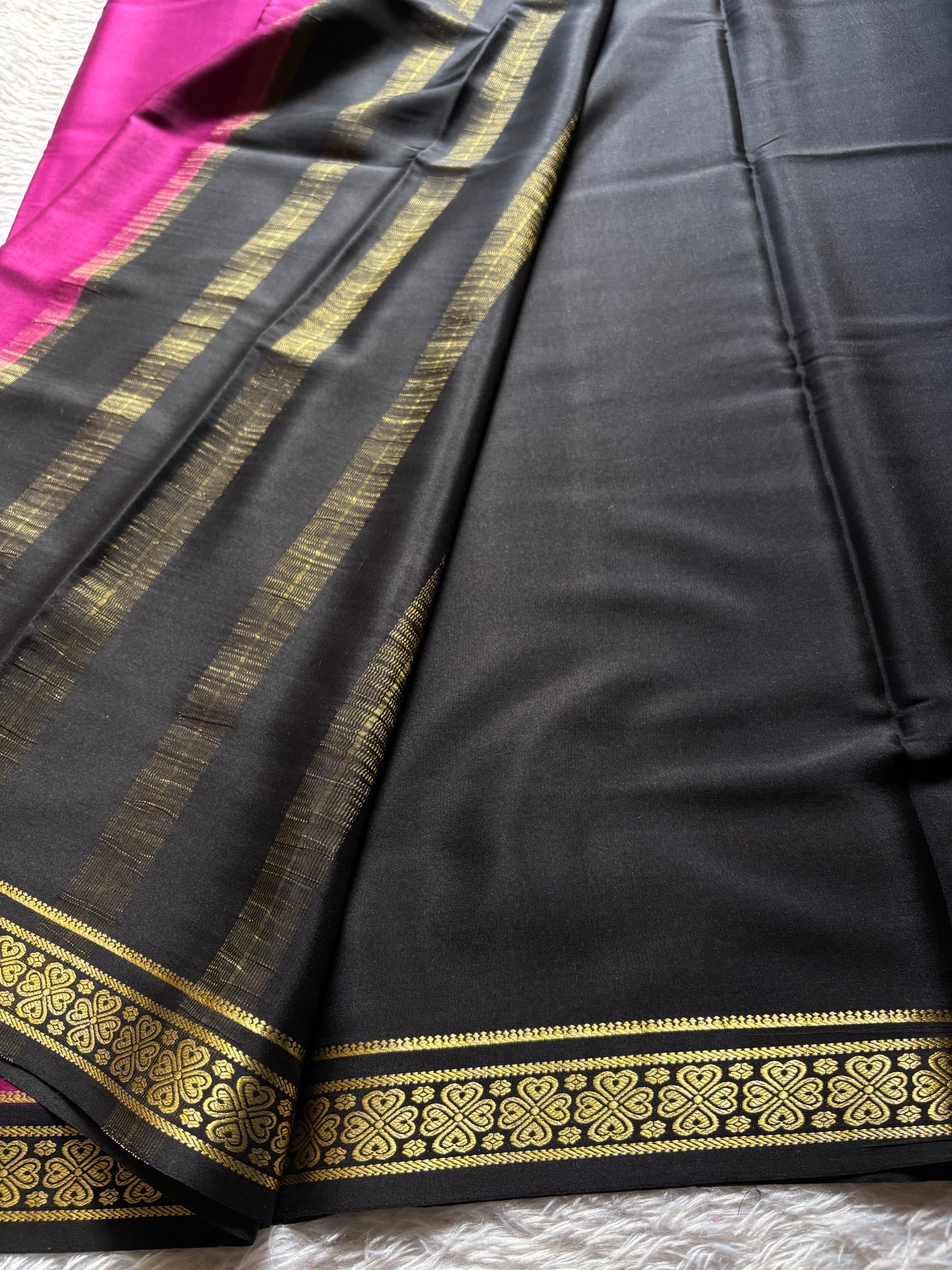 Champaka (2D) : Deep magenta-black