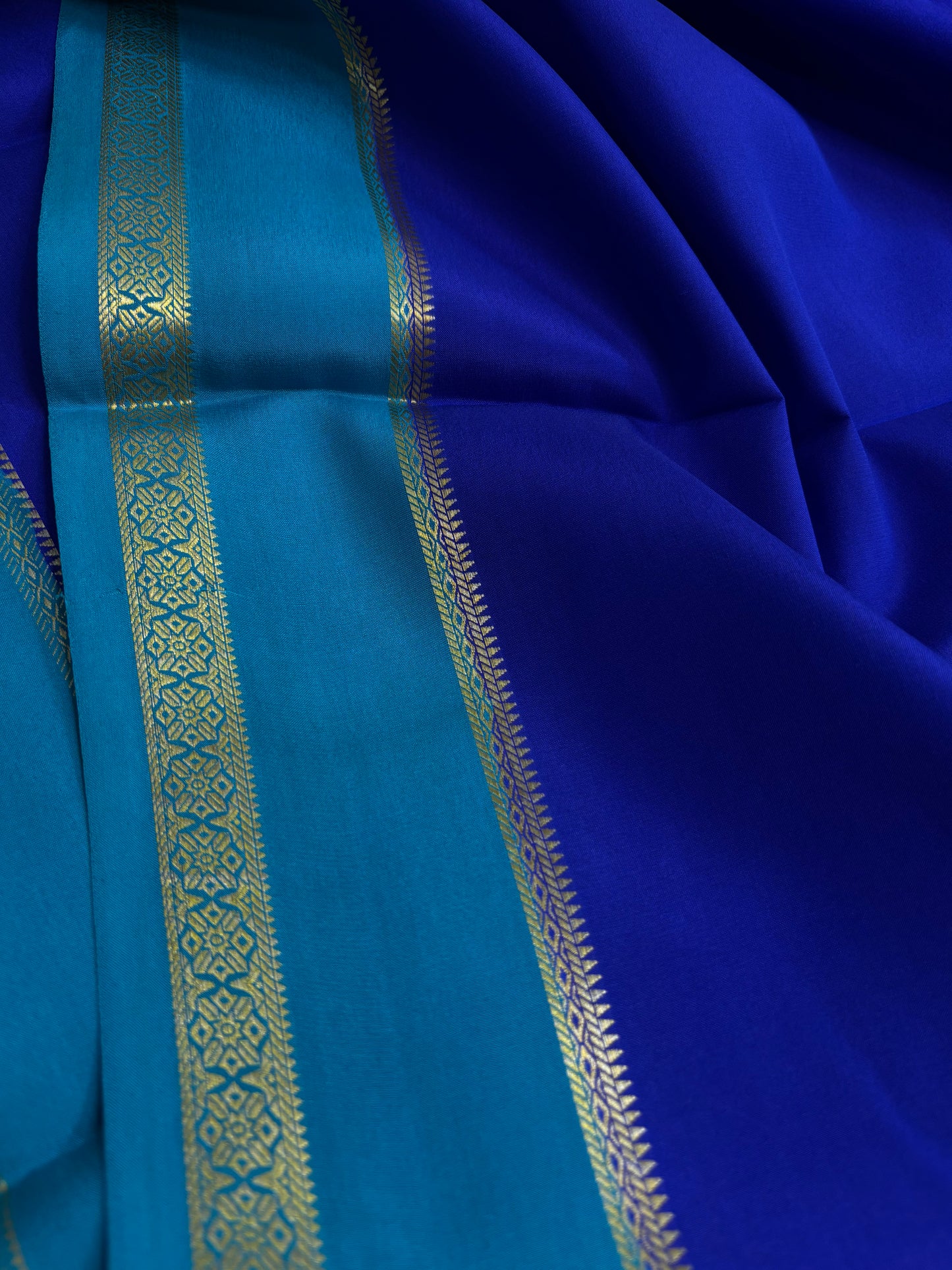 Darshini (2D) : Royal blue-ananda blue