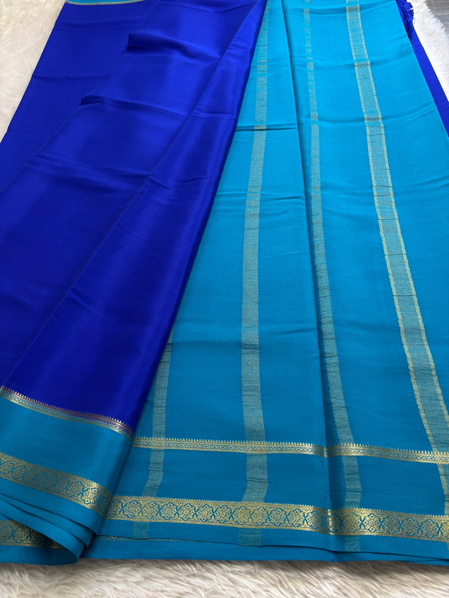 Darshini (2D) : Royal blue-ananda blue