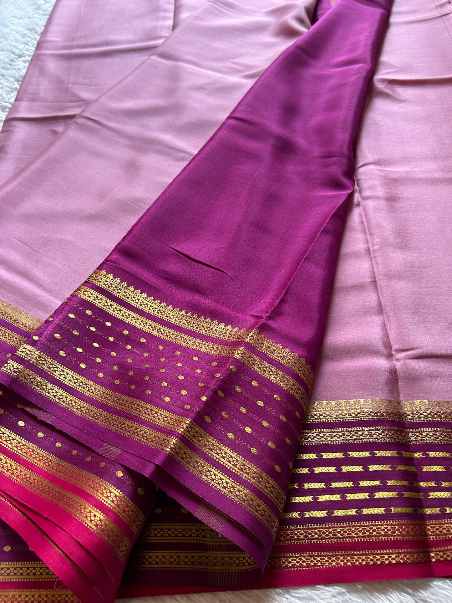 Aradhya (3D) : Mauve-magenta-pink