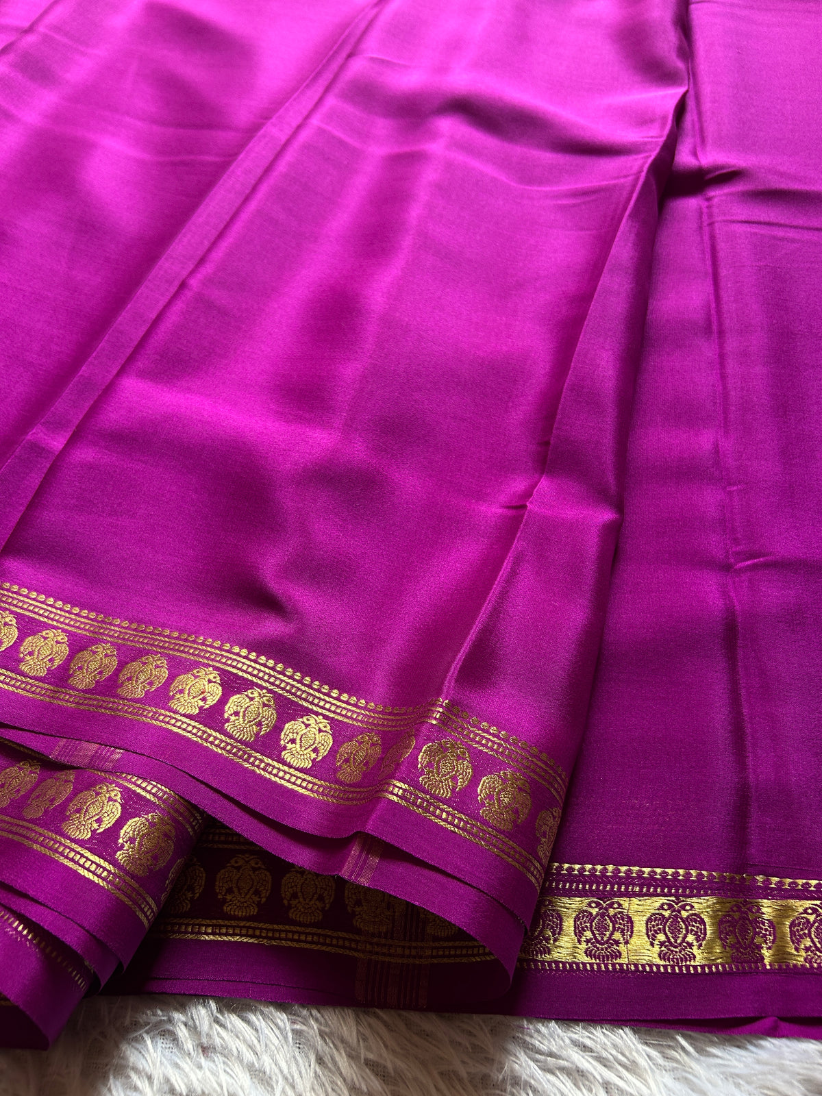 Brunda : Solid Magenta