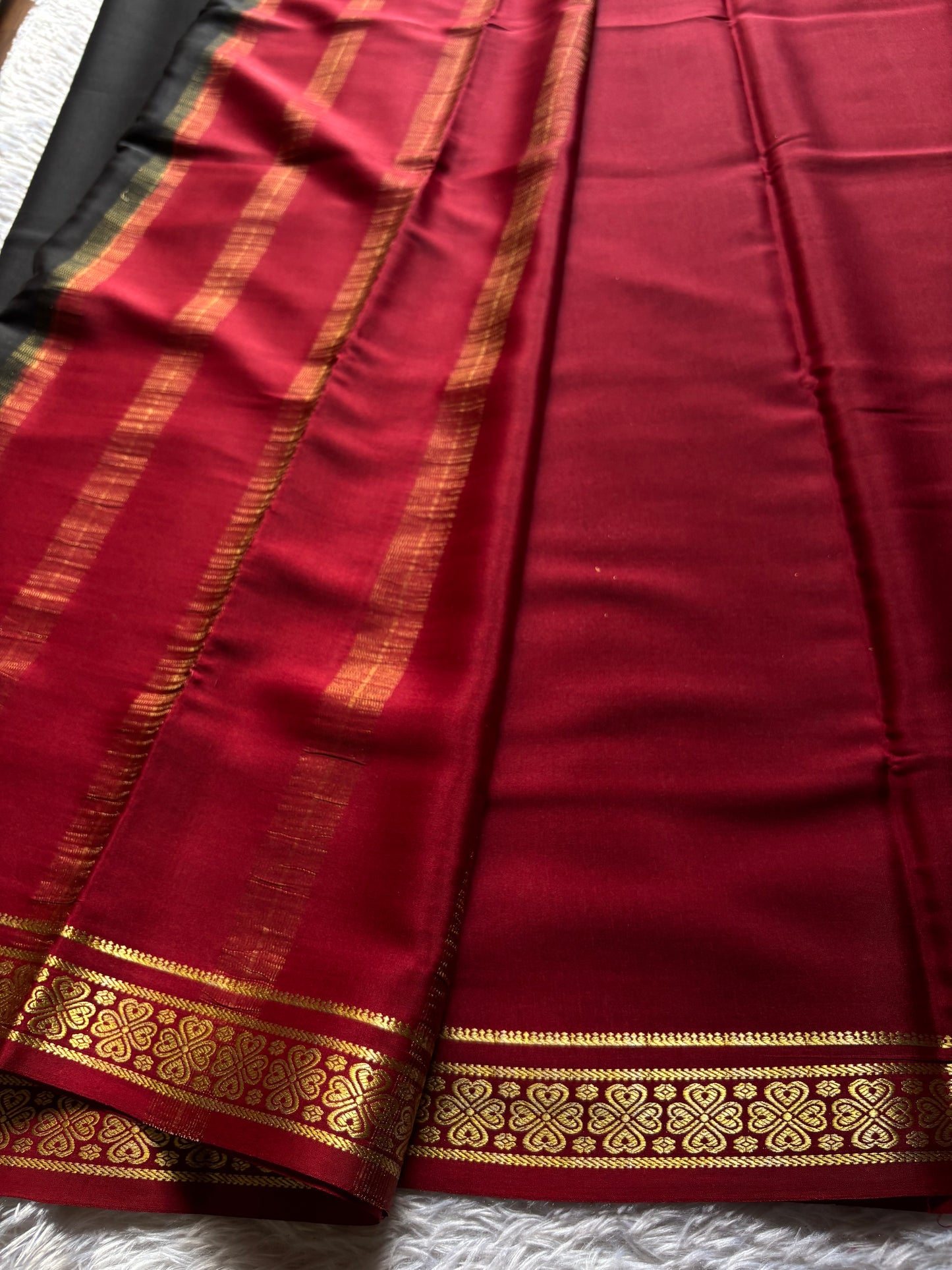 Champaka (2D) : Black-maroon