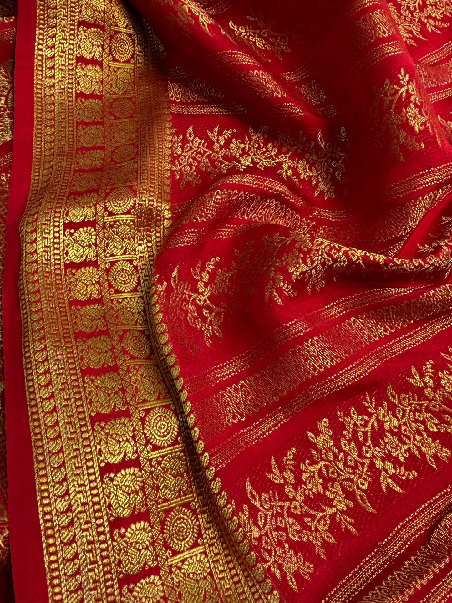 Vydurya : Solid Red