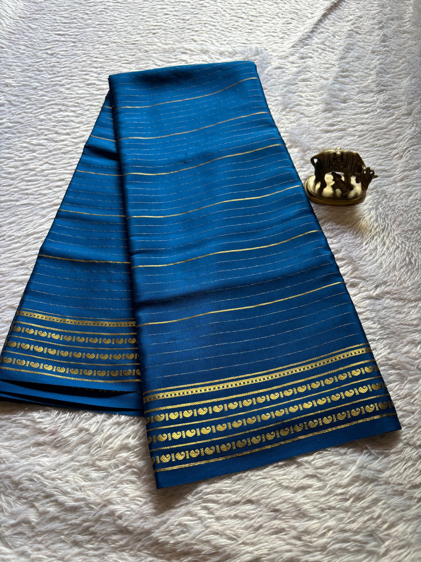 Meghana : Solid Peacock blue