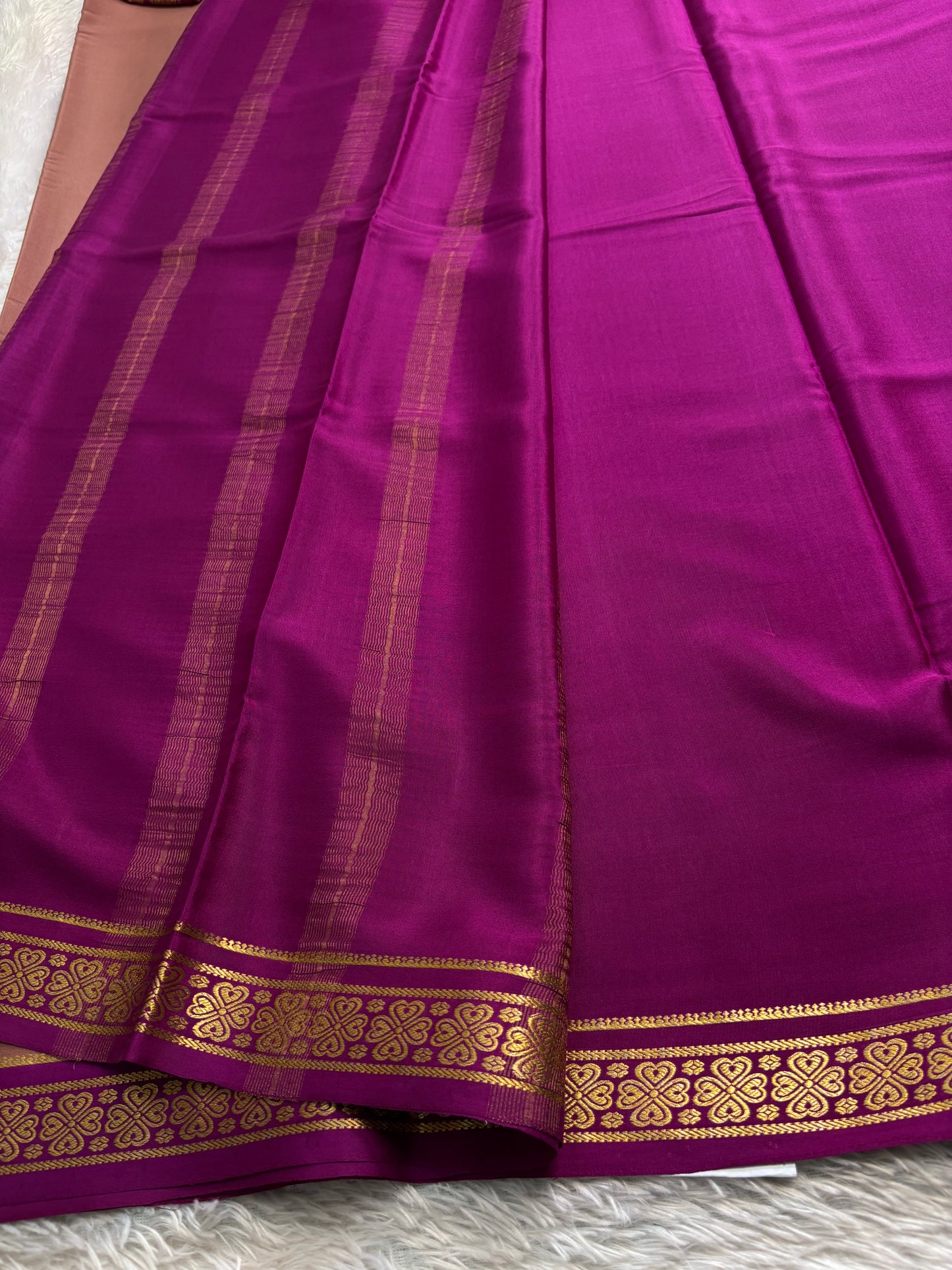 Champaka (2D) : Dusty rose-magenta