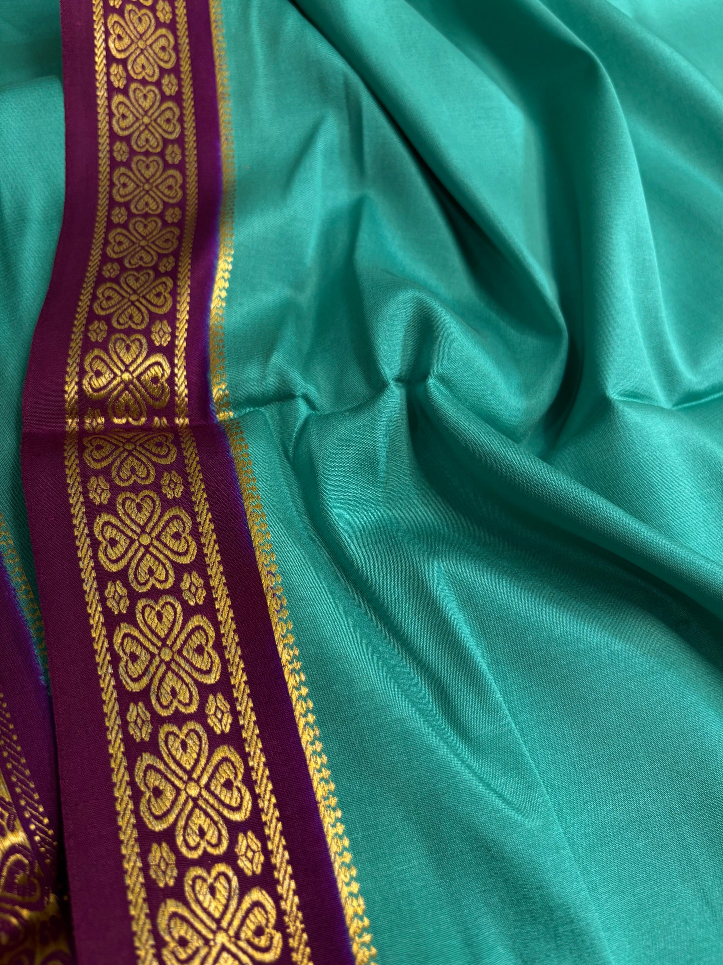 Champaka (2D) : Sea blue-dark magenta