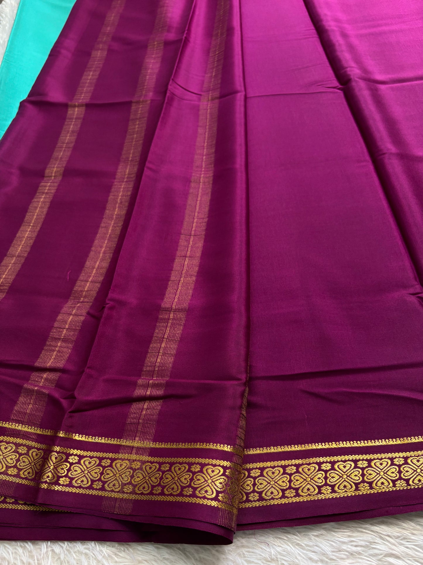 Champaka (2D) : Sea blue-dark magenta