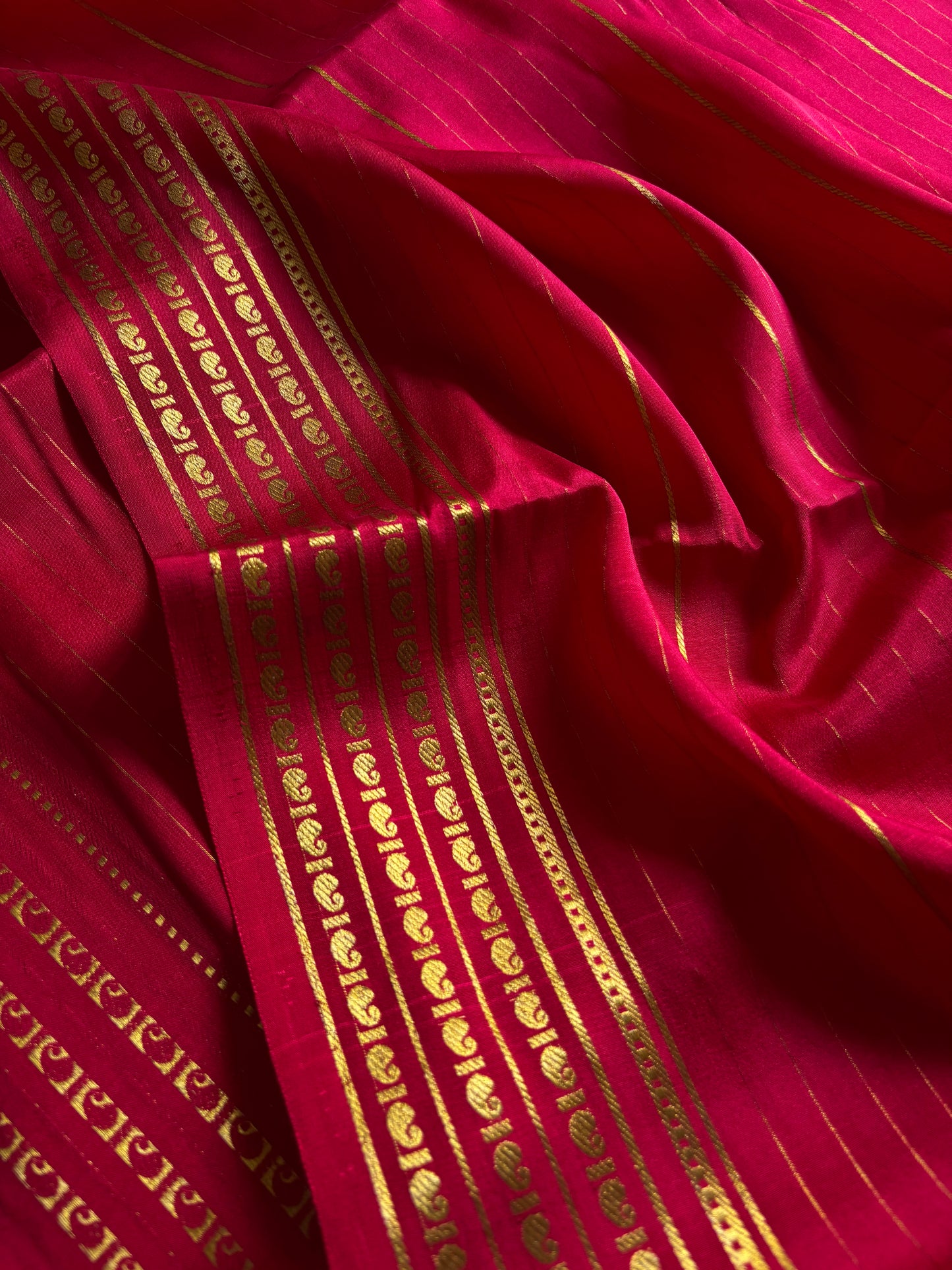 Meghana : Solid Dark pink