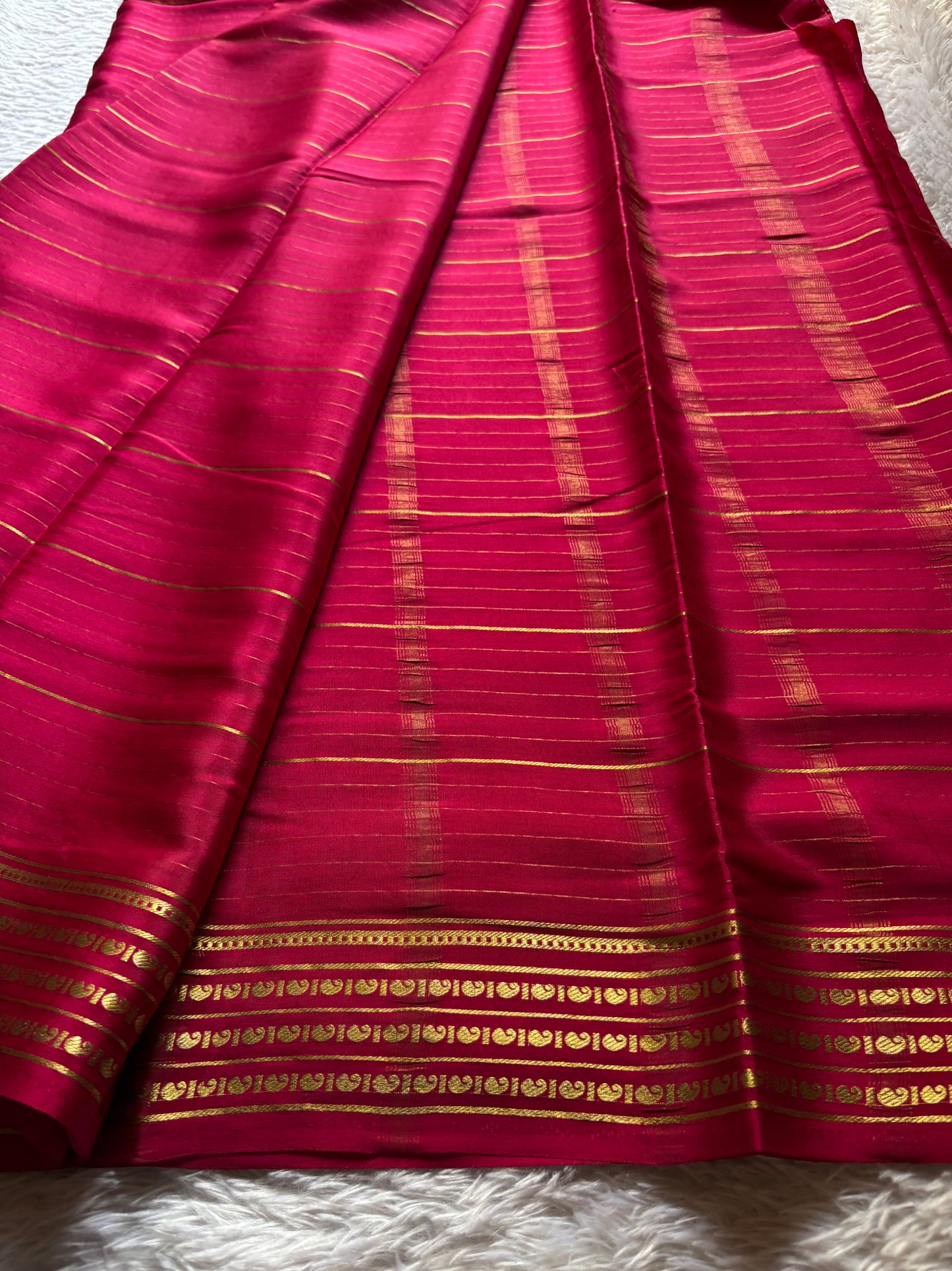 Meghana : Solid Dark pink
