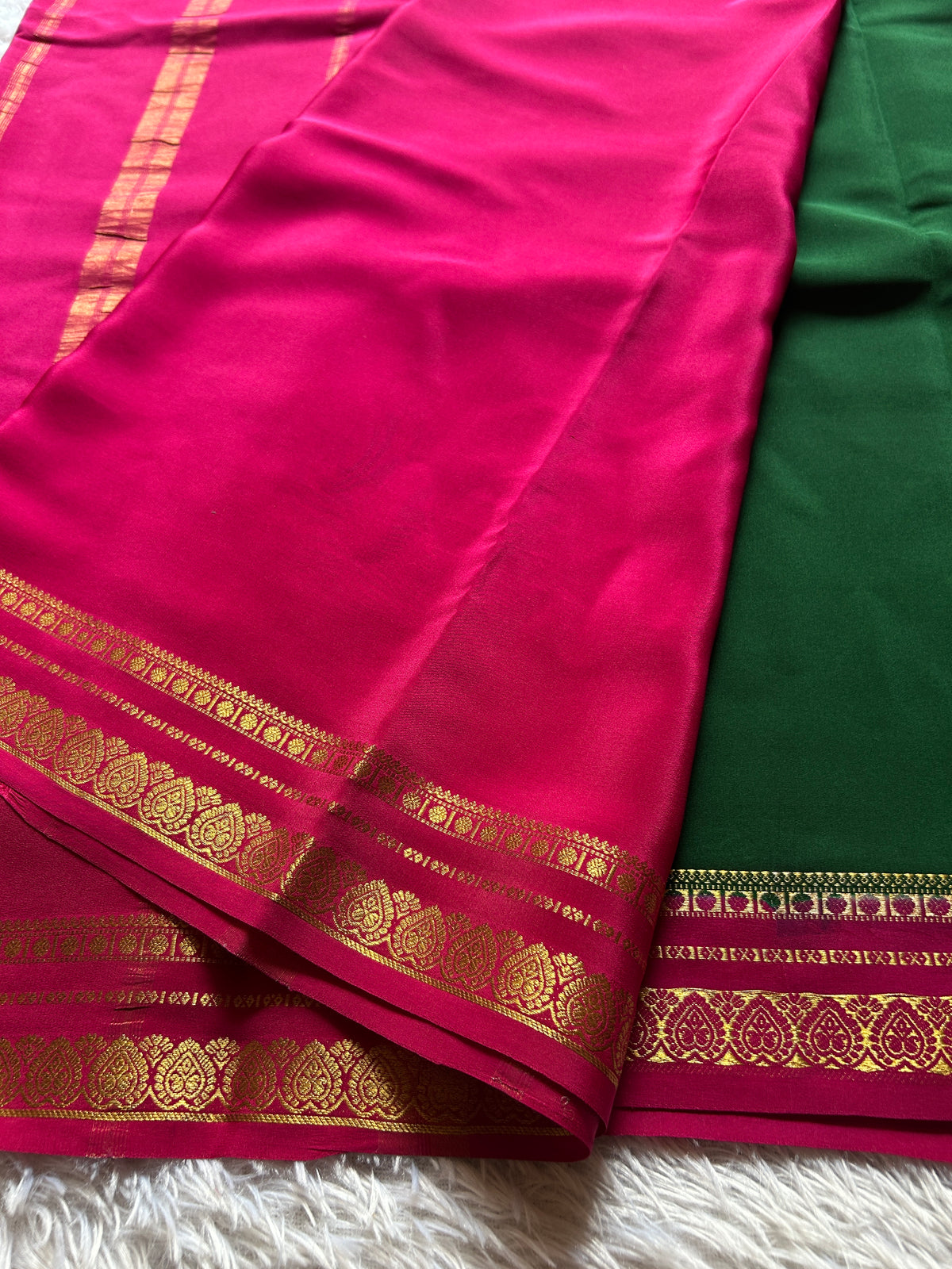 Rohini (2D) : Dark green-rani pink