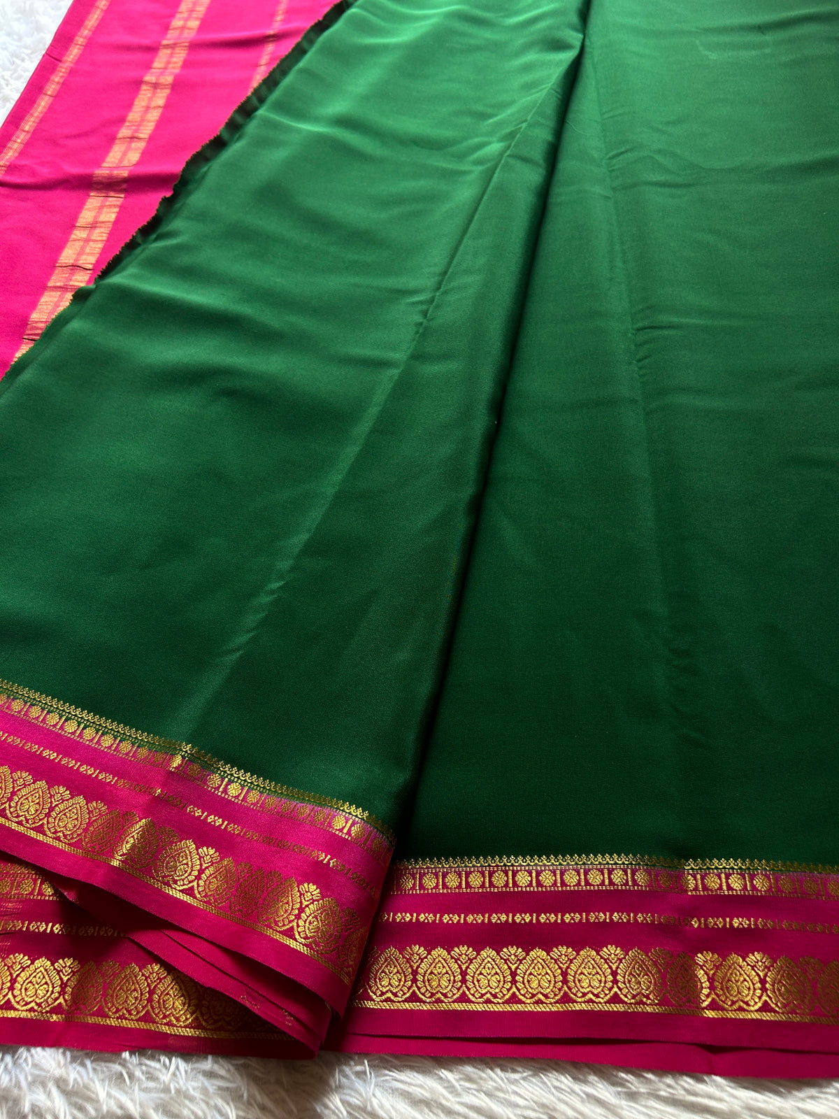 Rohini (2D) : Dark green-rani pink