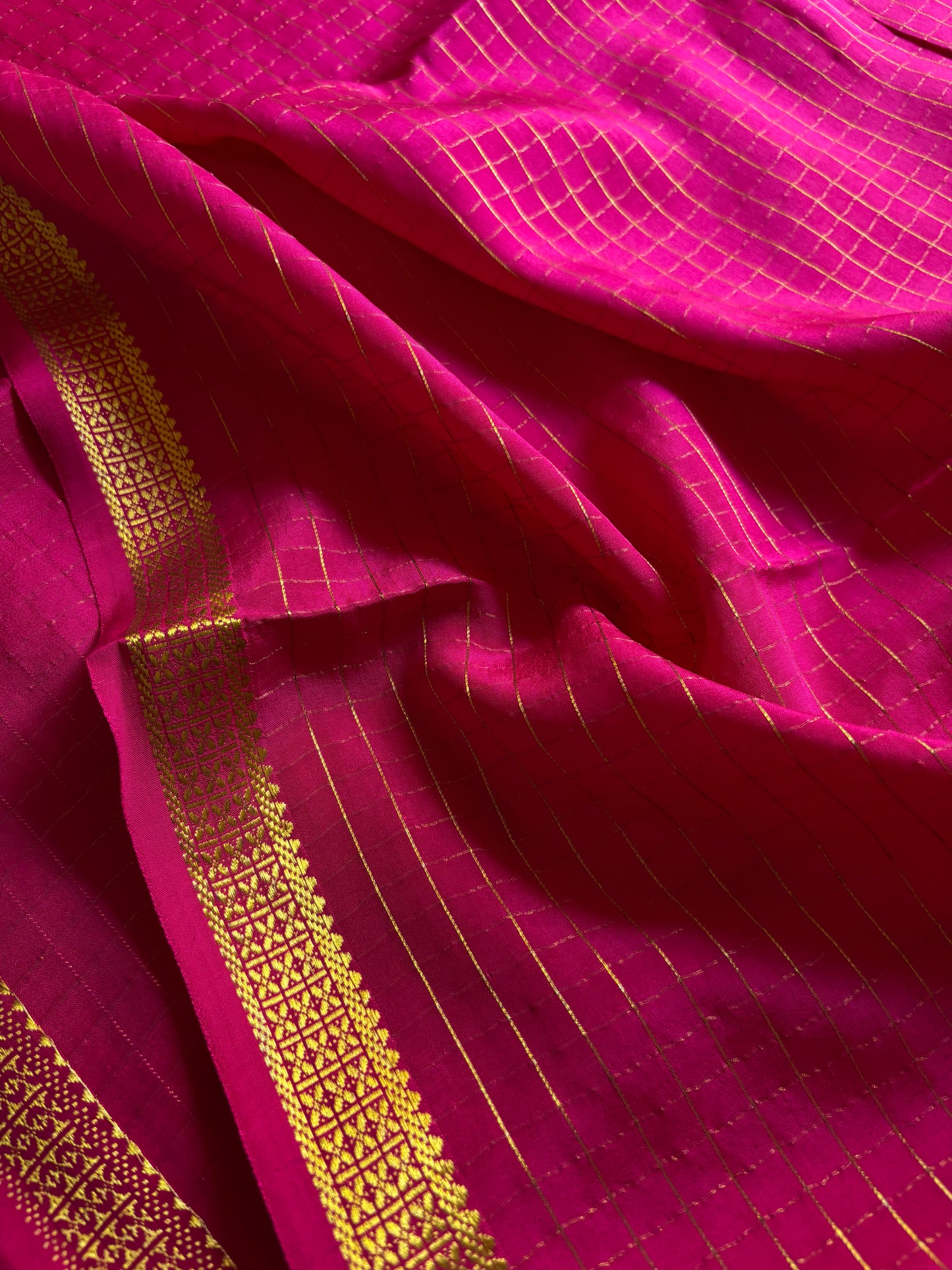 Pavani : Solid Rani pink