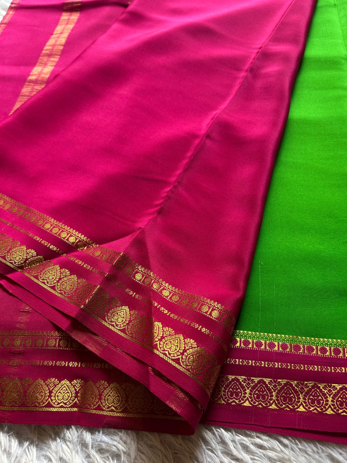 Rohini (2D) : Parrot green-rani pink