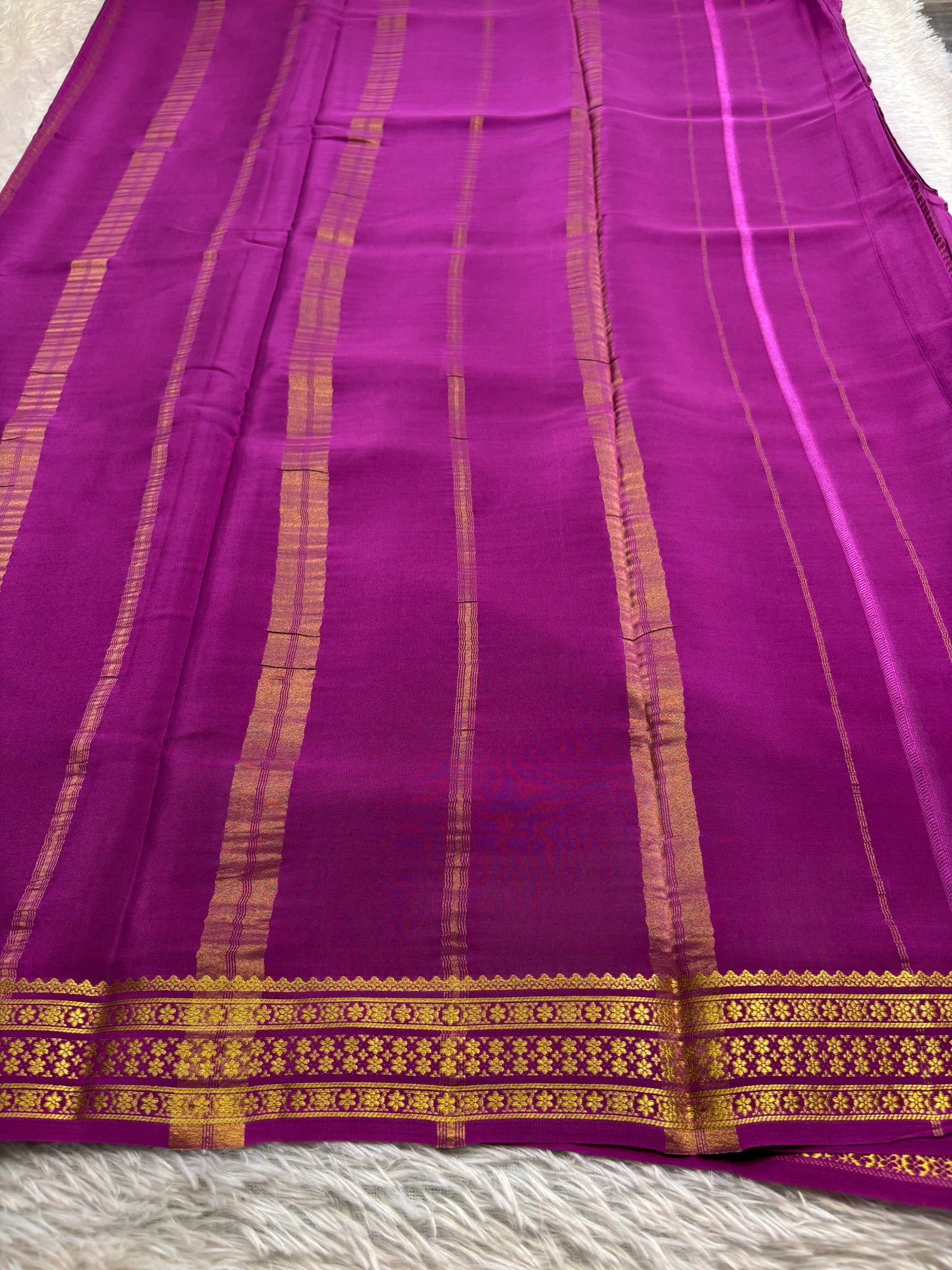 Chandana : Solid Dark magenta