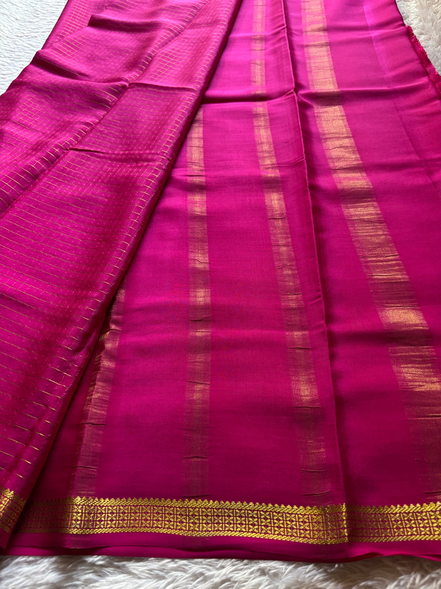 Pavani : Solid Rani pink