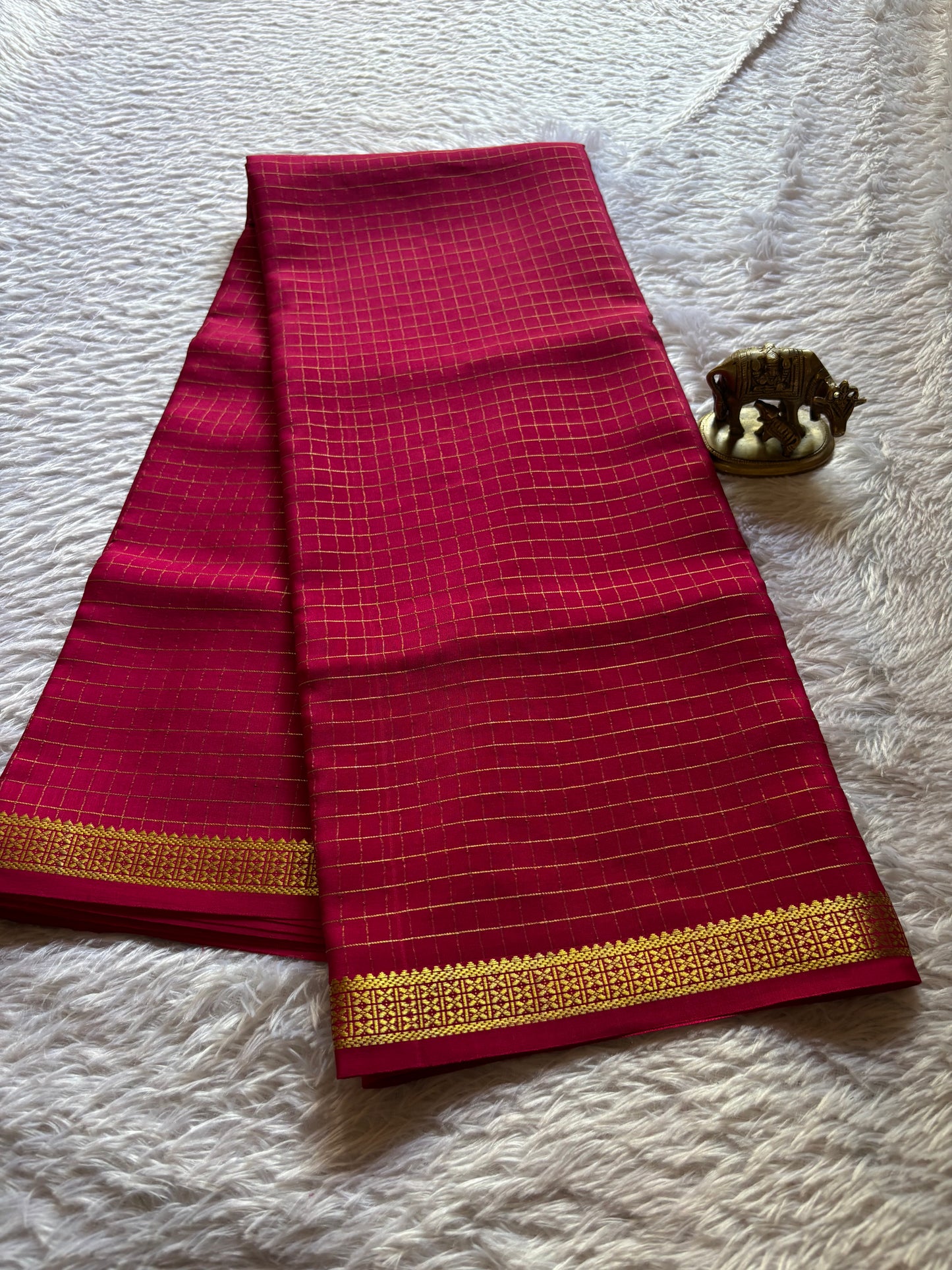 Pavani : Solid Dark pink