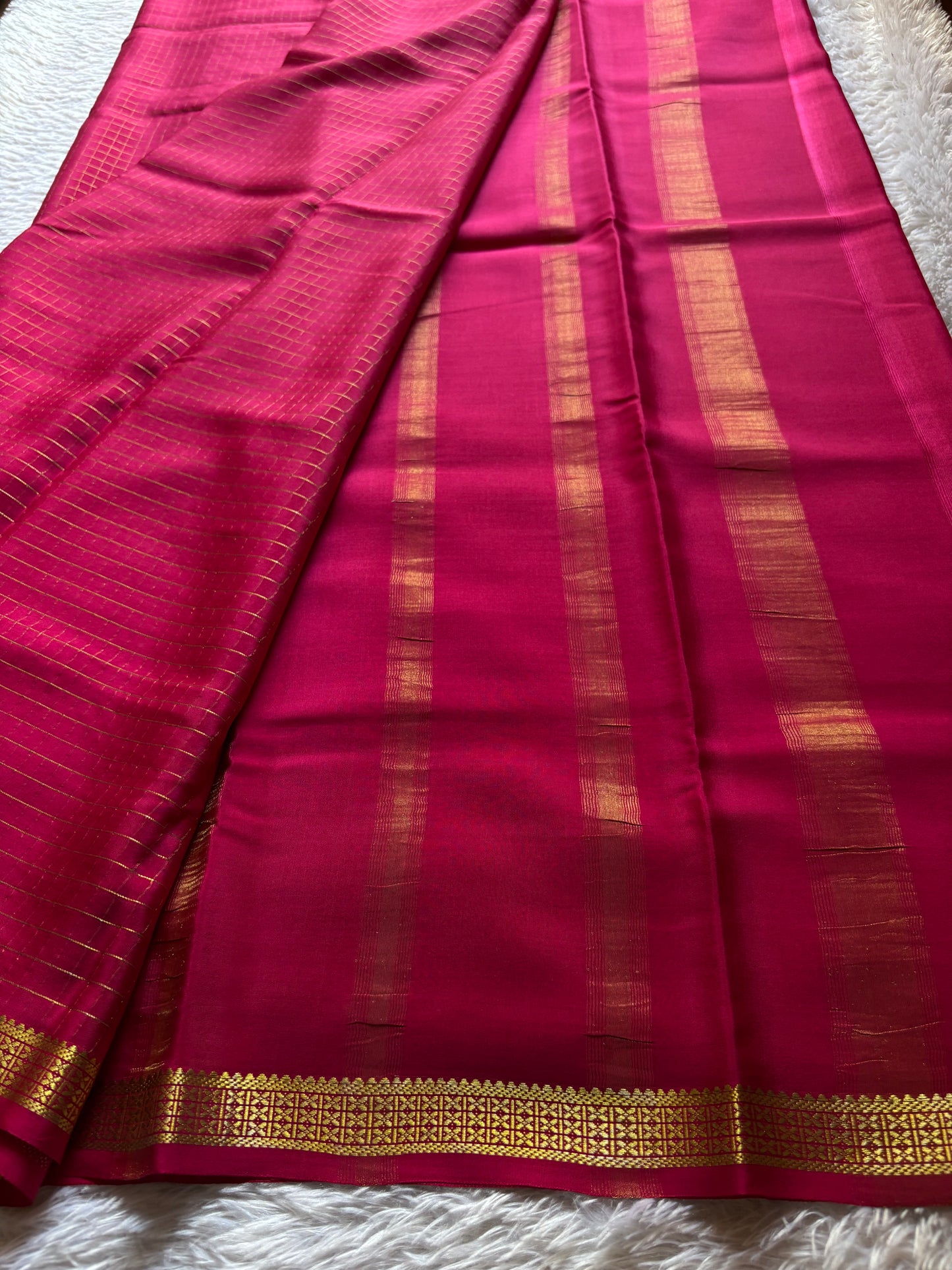 Pavani : Solid Dark pink