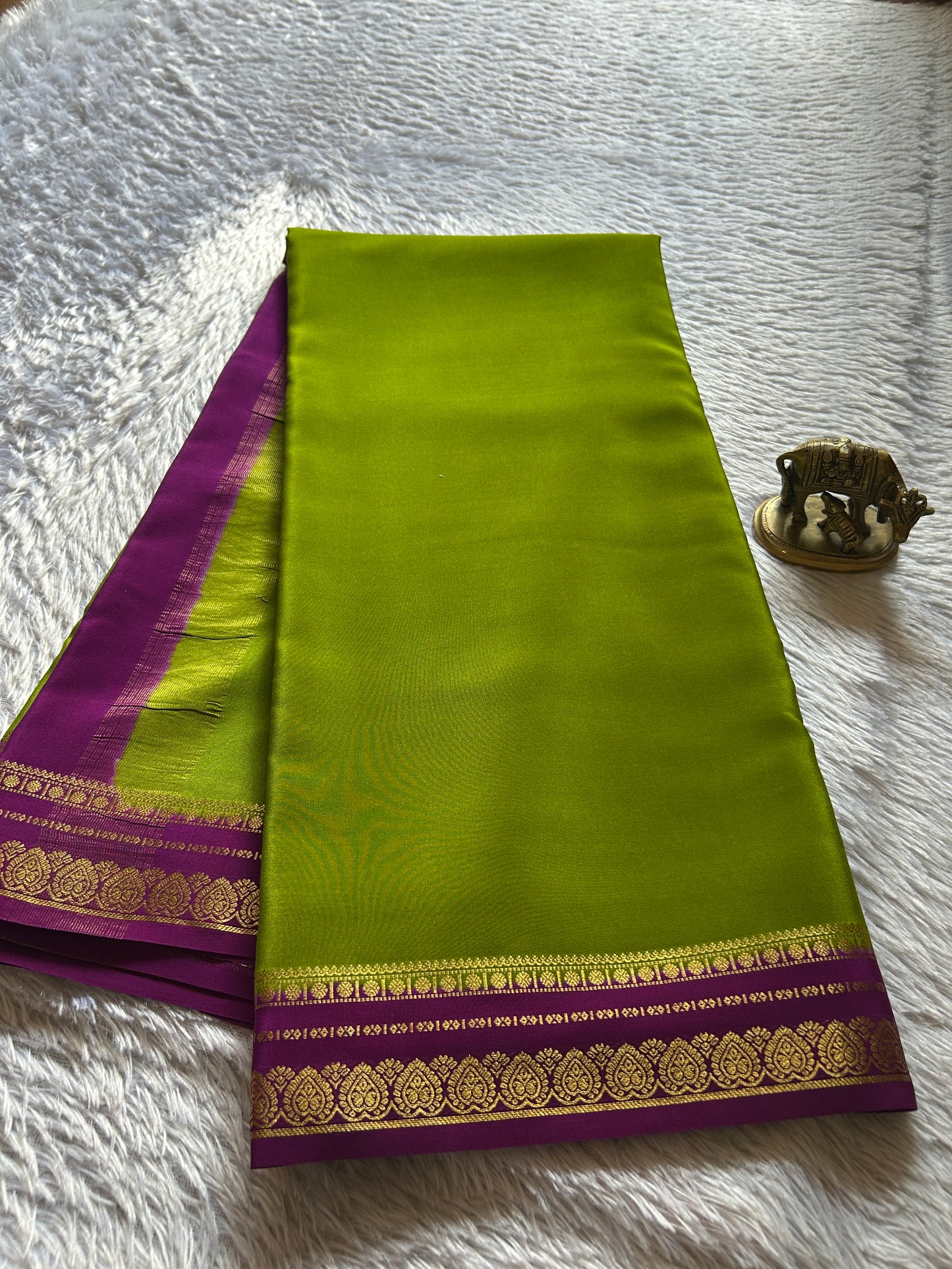 Rohini (2D) : Mehendi green-dark magenta