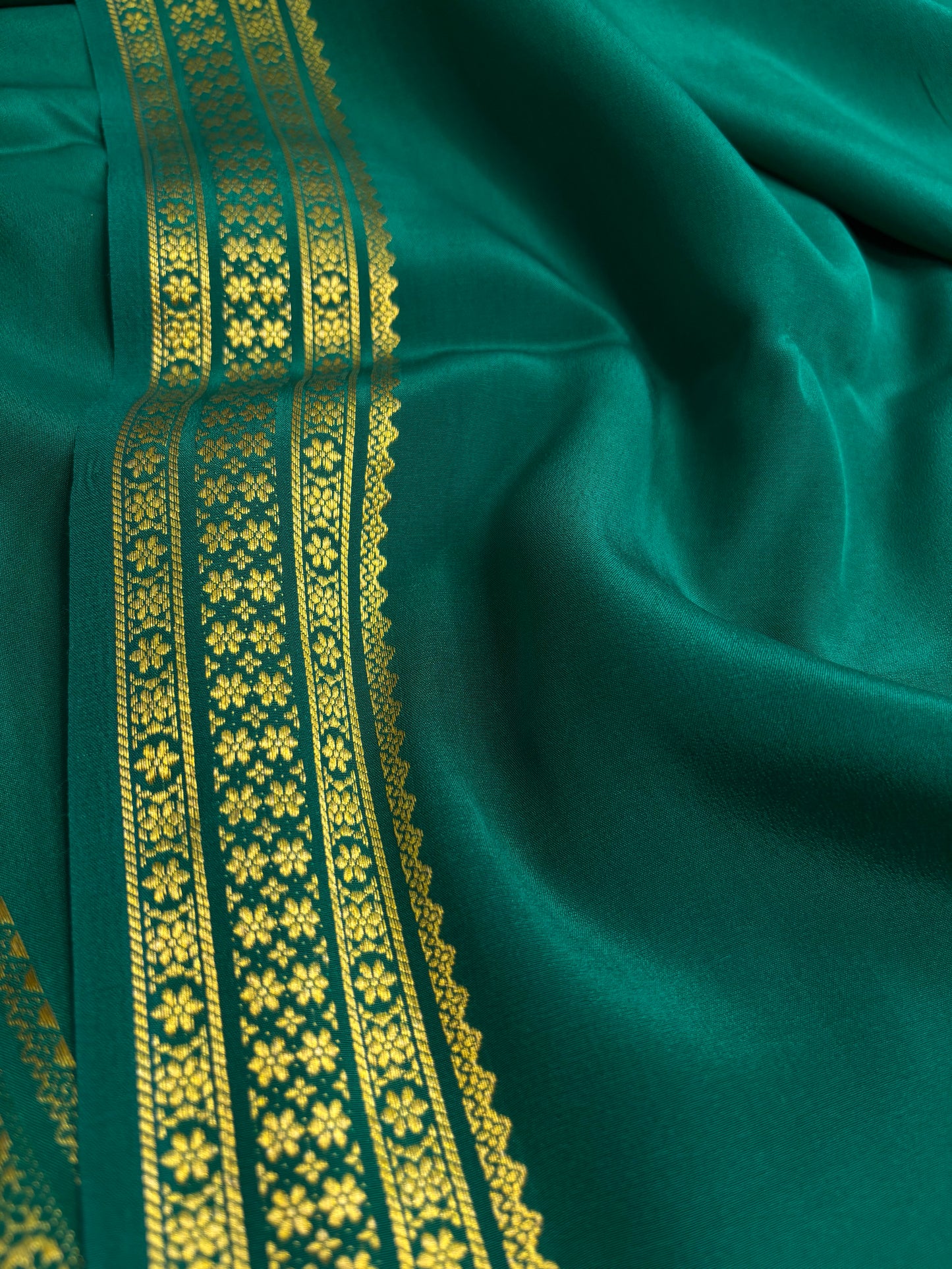 Chandana : Solid Rama green