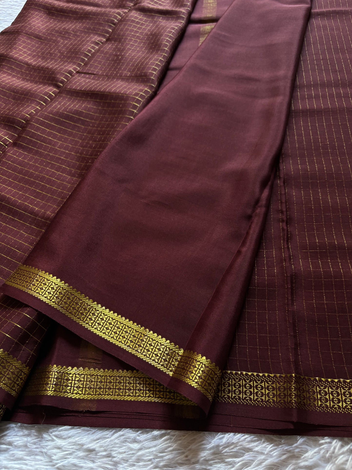 Pavani : Solid Chocolate brown
