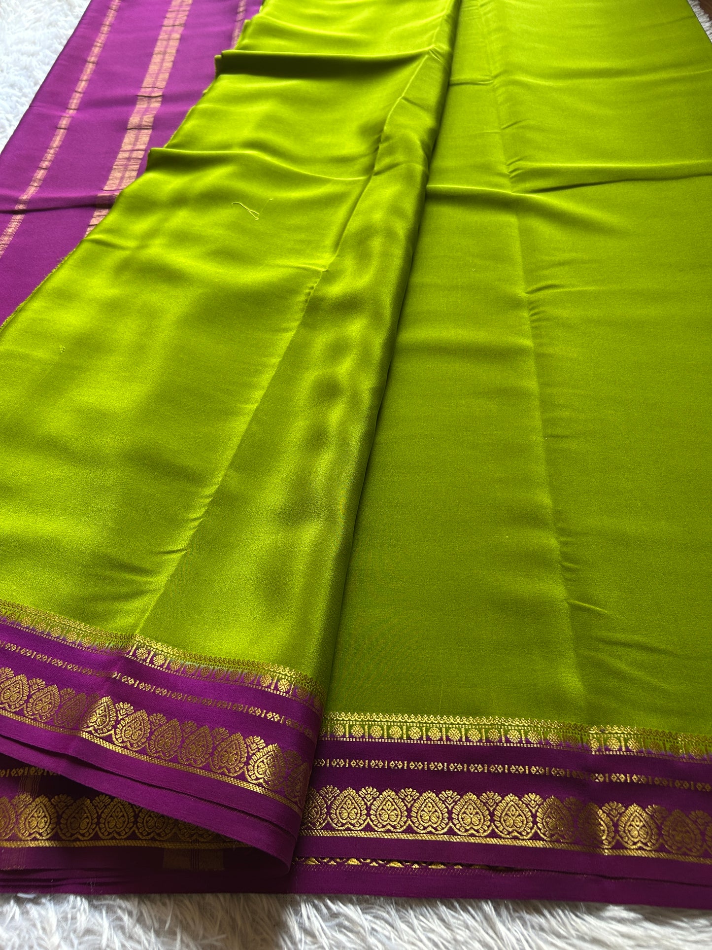 Rohini (2D) : Mehendi green-dark magenta