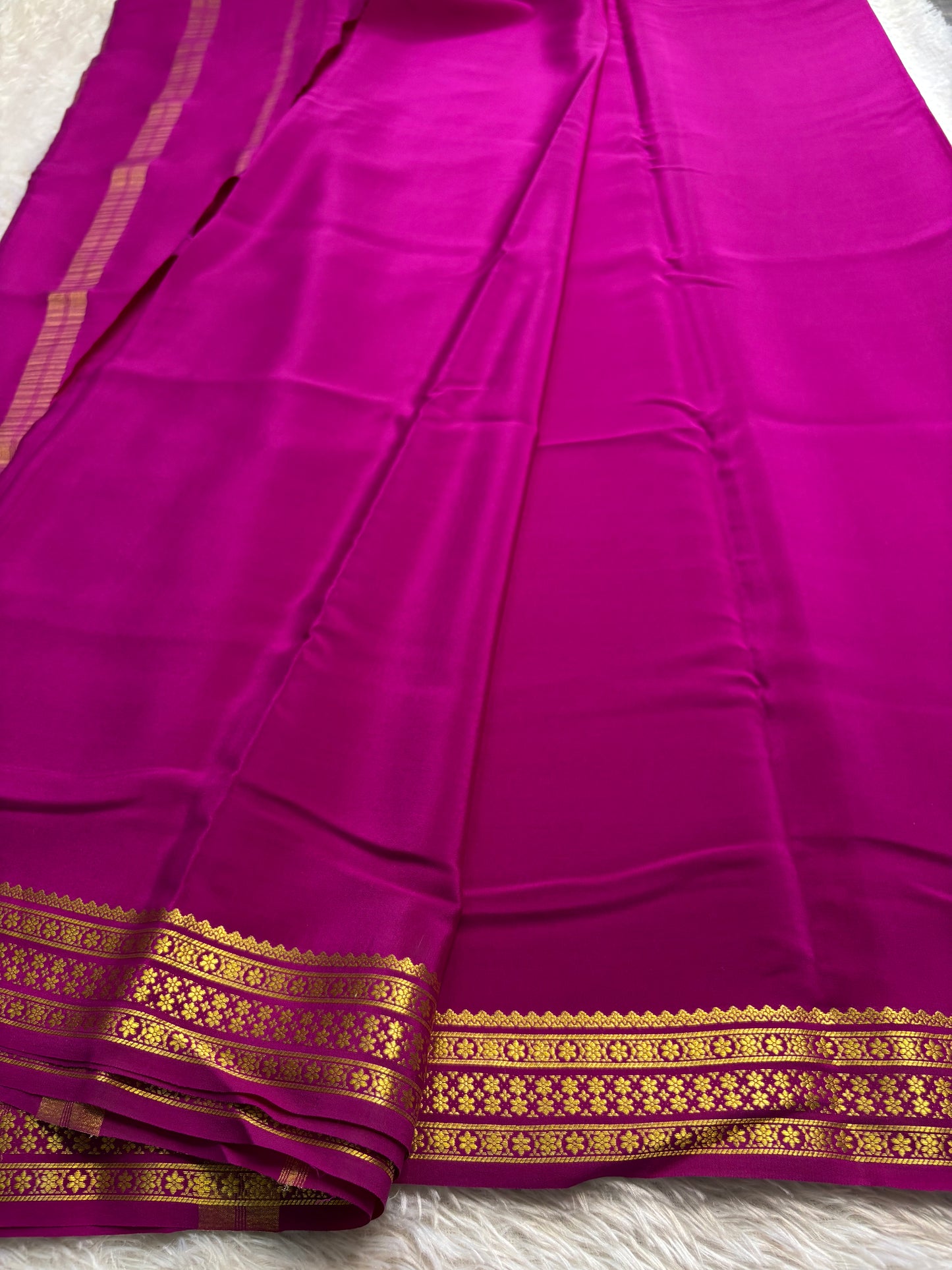 Chandana : Solid Magenta