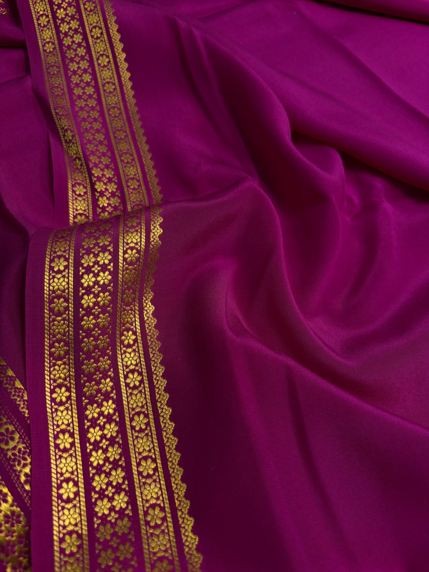 Chandana : Solid Magenta