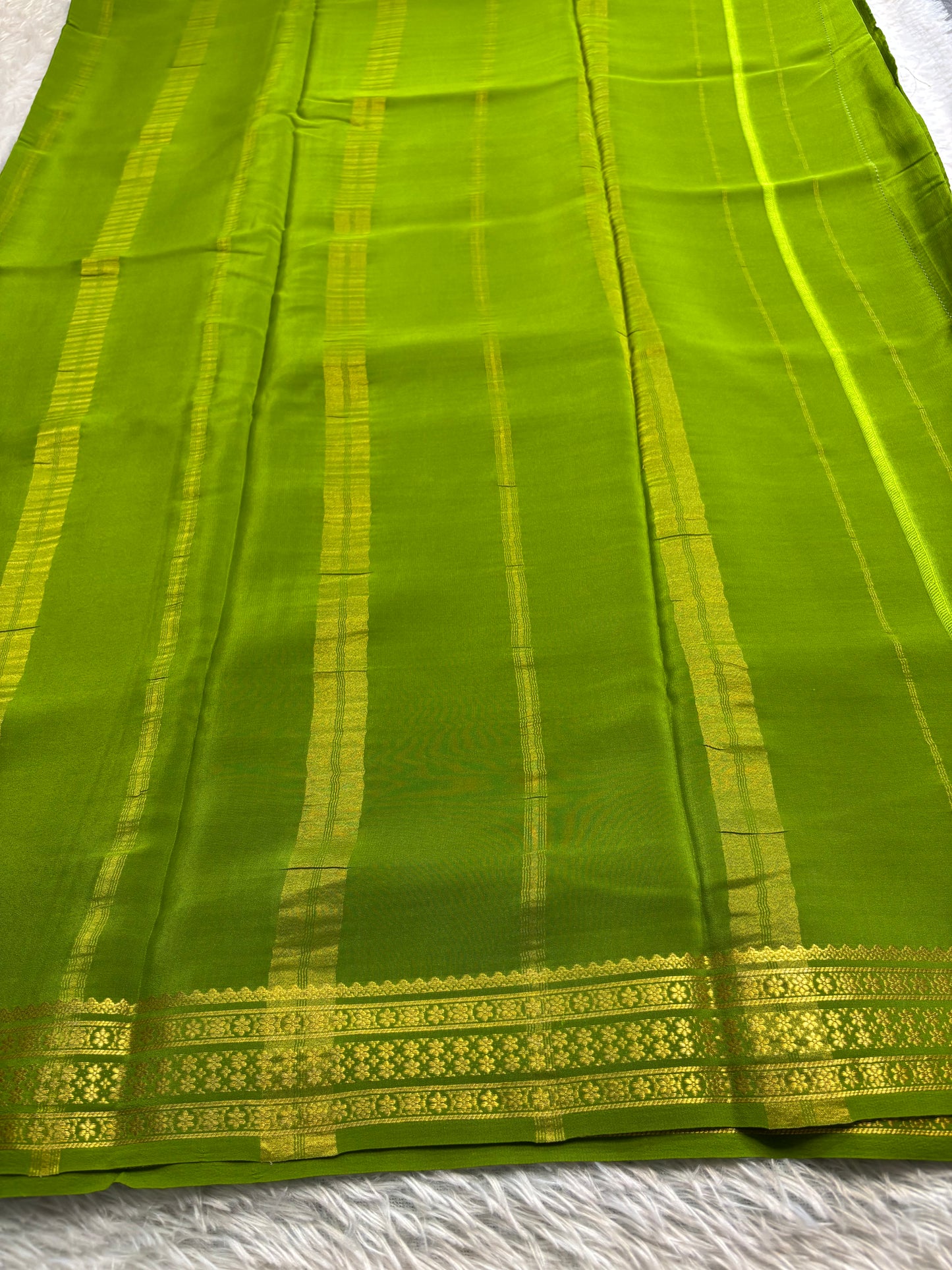Chandana : Solid Mehendi green