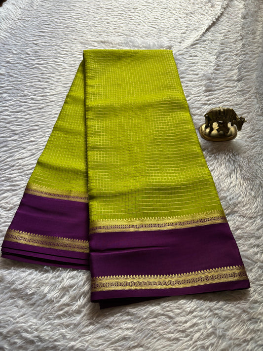 Himani (2D) : Olive-dark magenta
