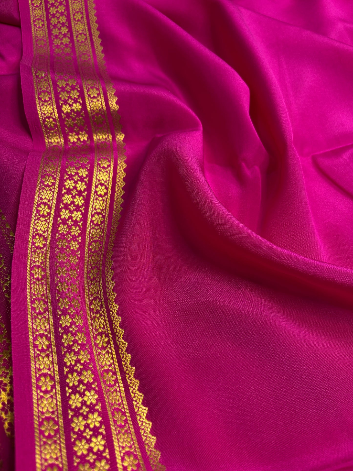 Chandana : Solid Rani pink