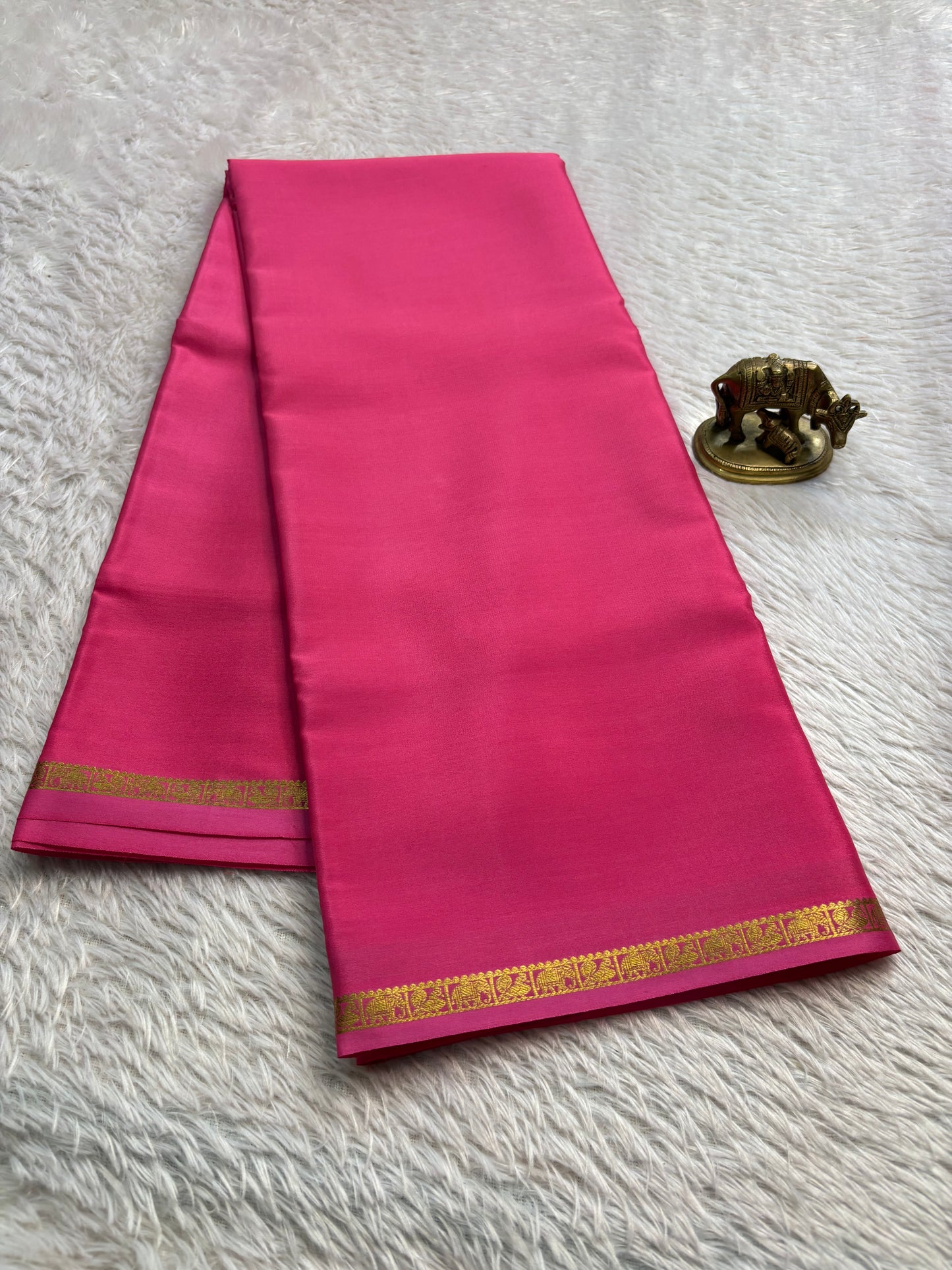 Gaana : Solid Hot pink