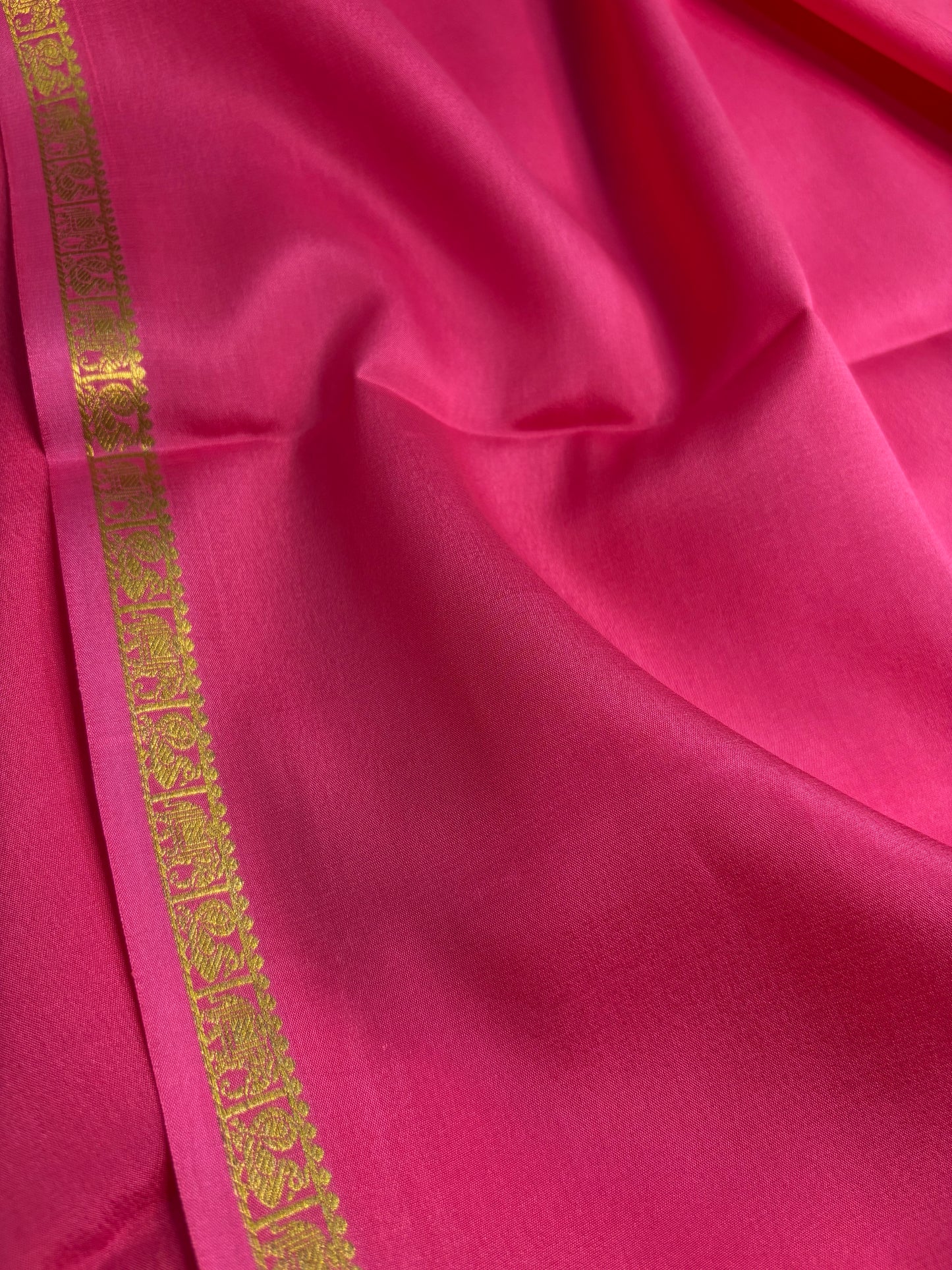 Gaana : Solid Hot pink