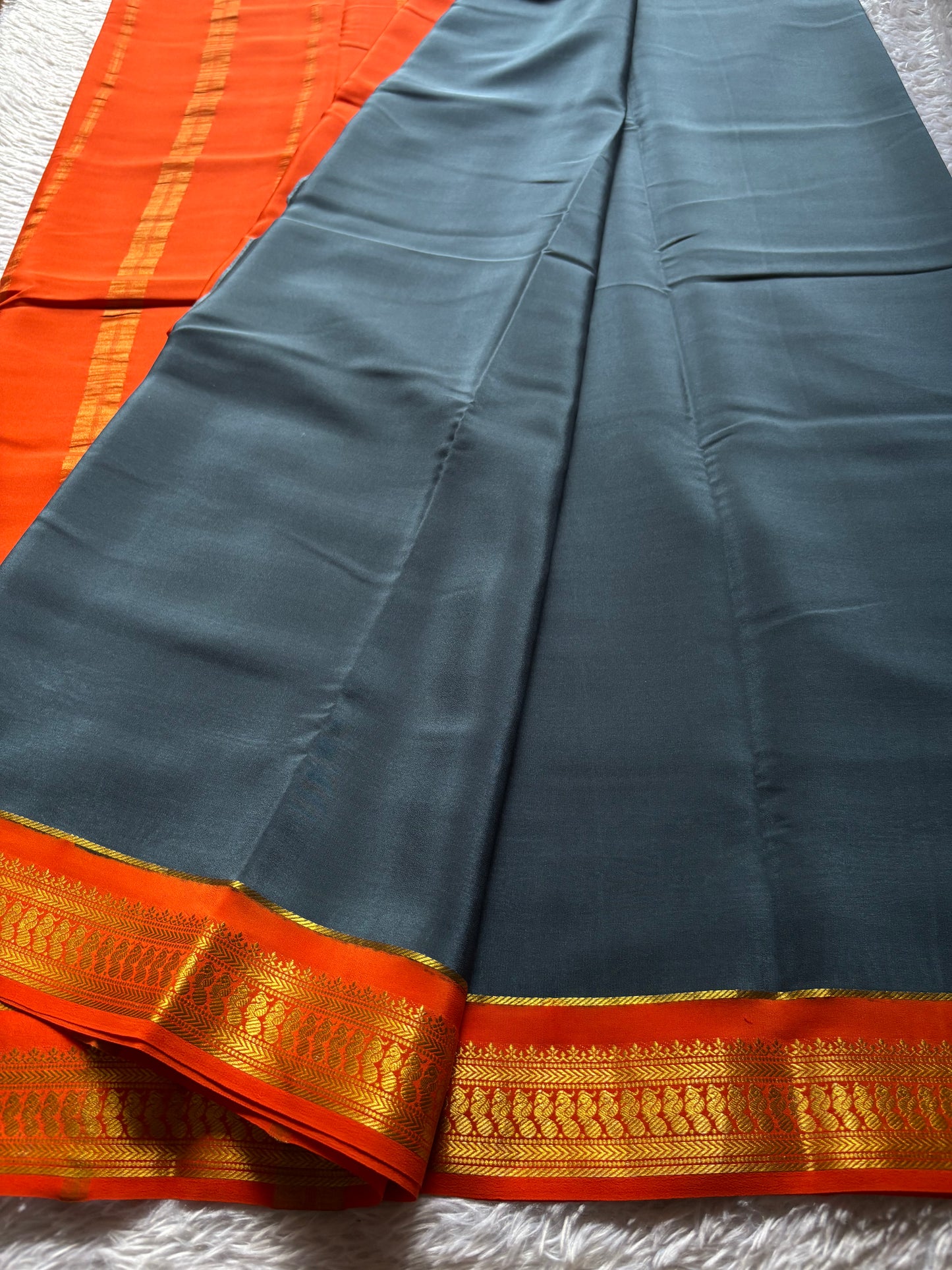Mayuri (2D) : Bluish grey-orange