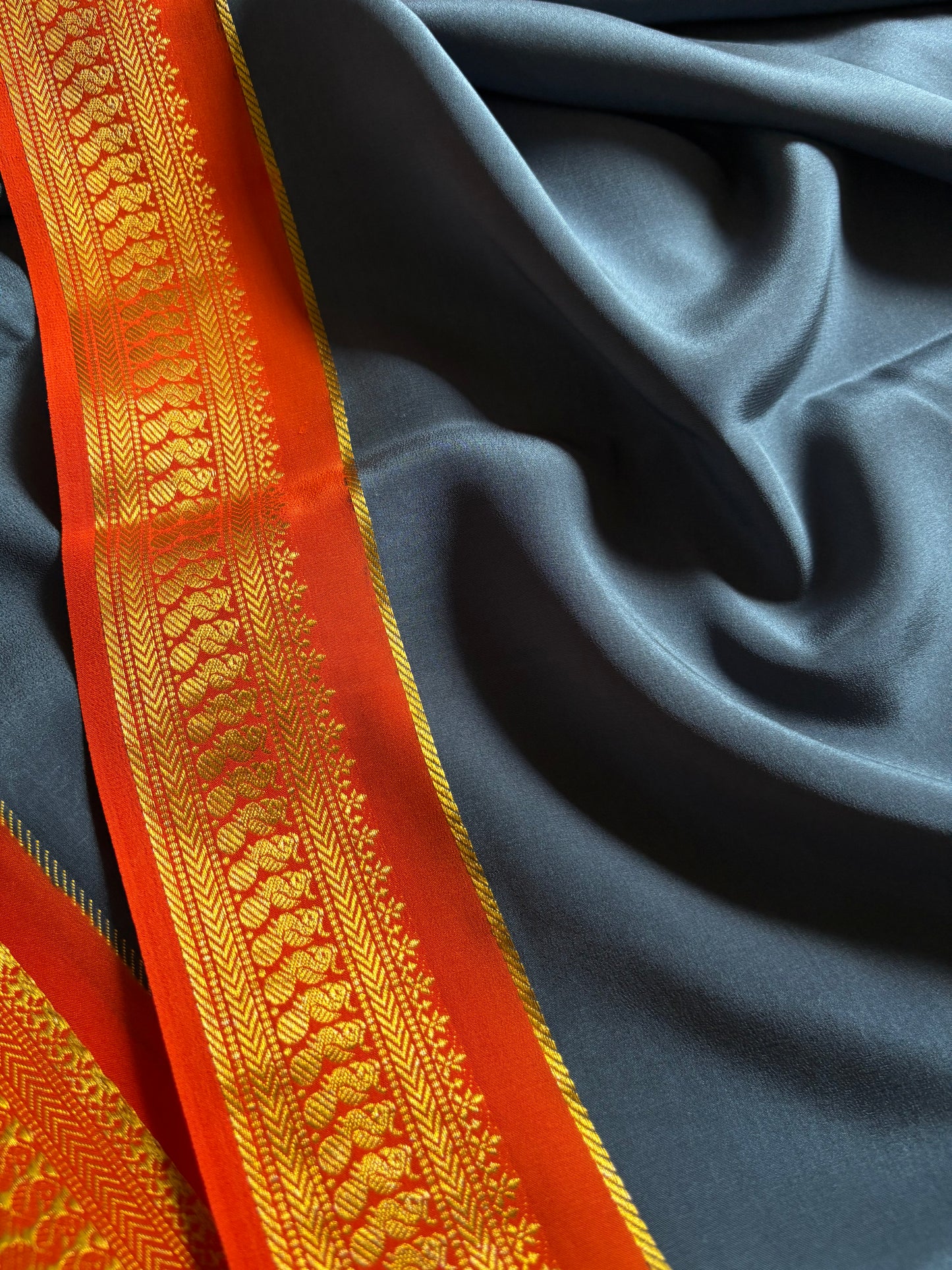 Mayuri (2D) : Bluish grey-orange