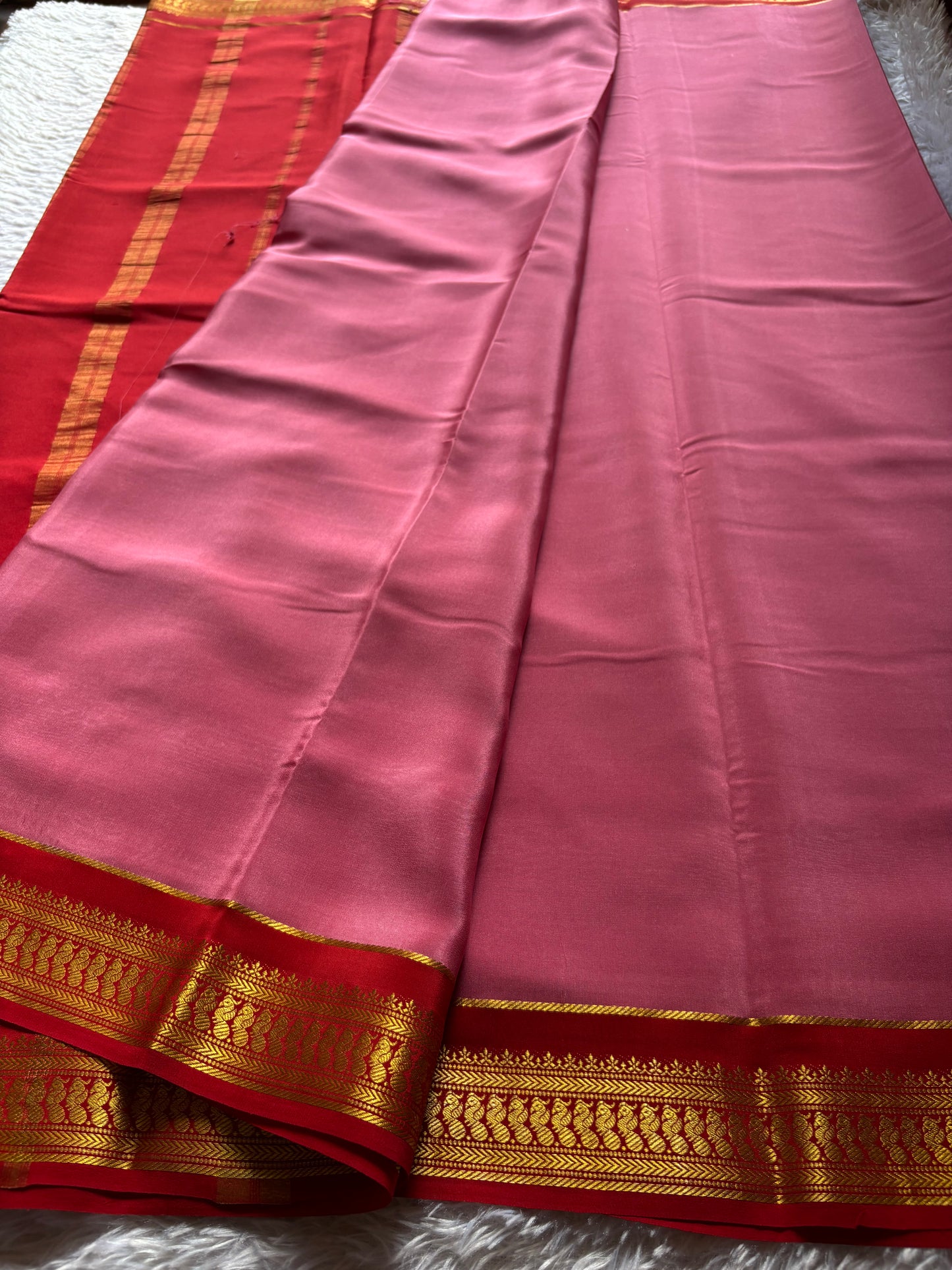 Mayuri (2D) : Petal pink-red