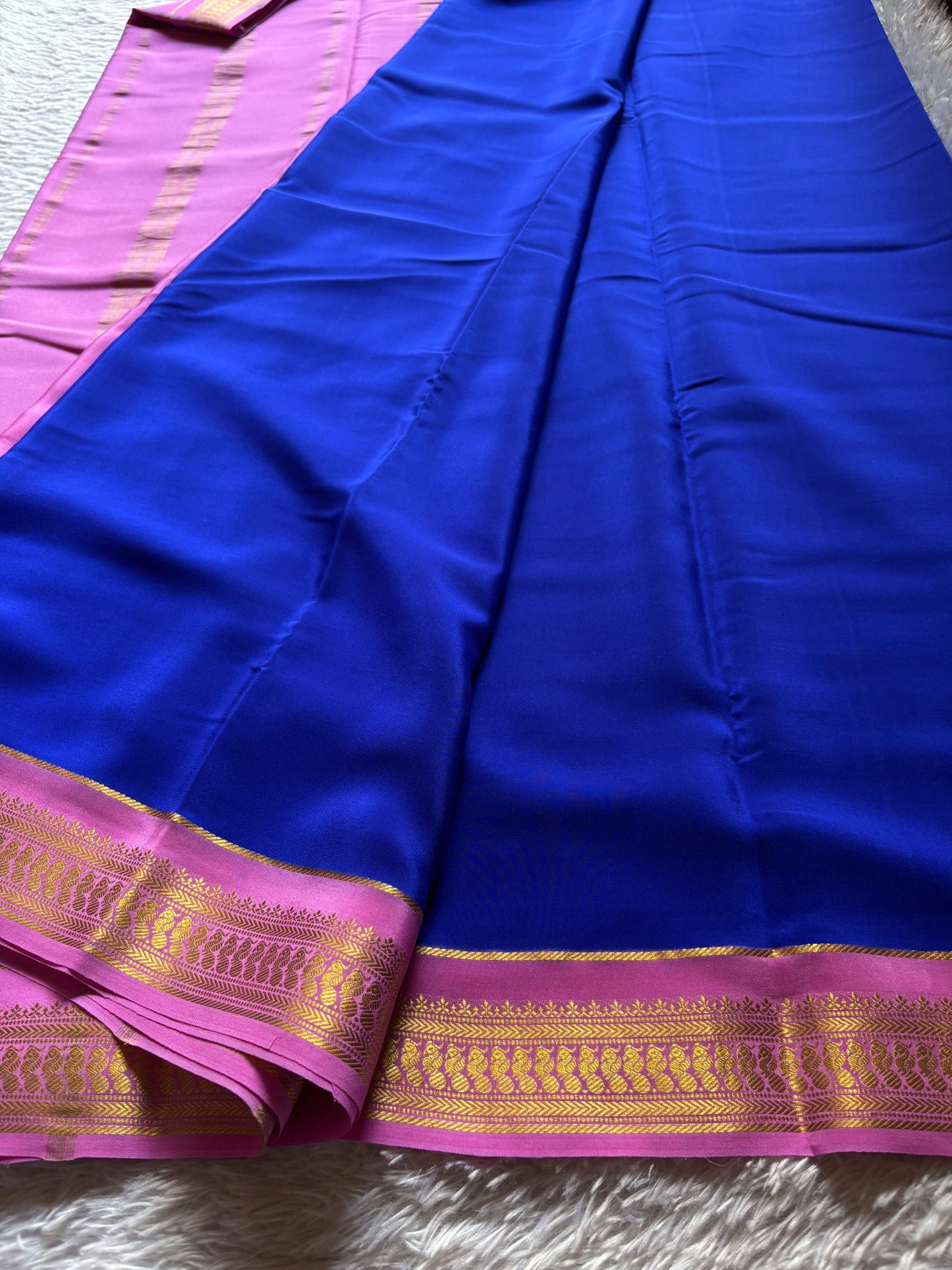 Mayuri (2D) : Royal blue-baby pink