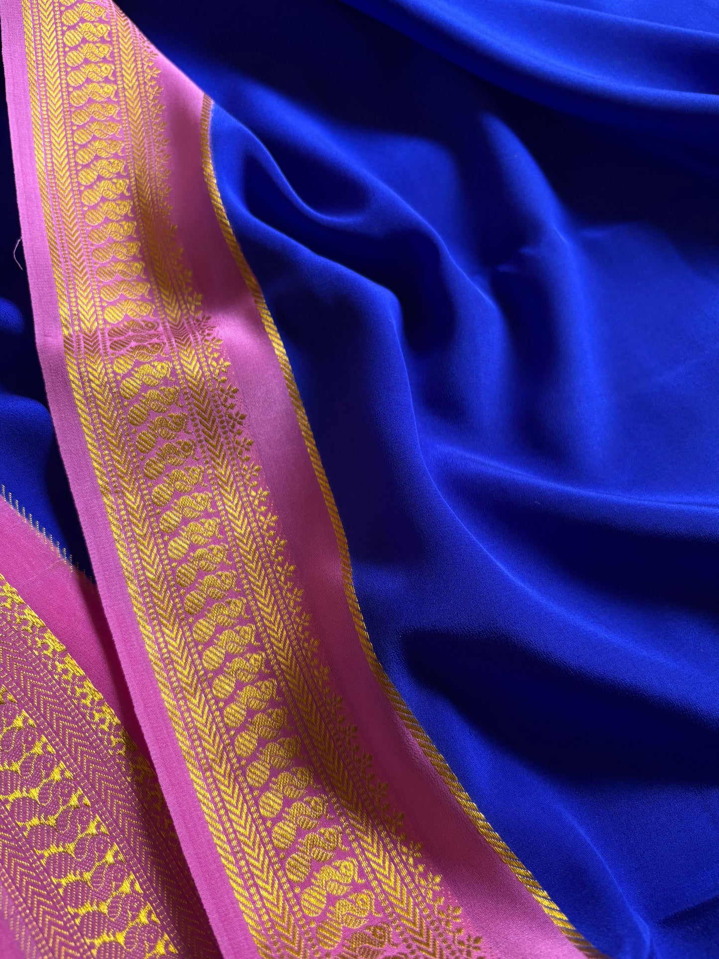 Mayuri (2D) : Royal blue-baby pink