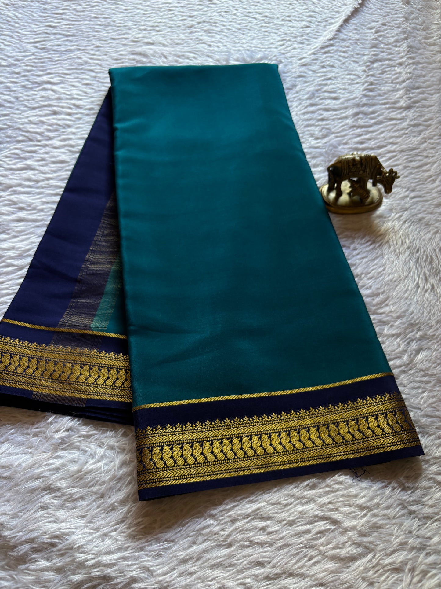 Mayuri (2D) : Peacock blue-dark navy blue