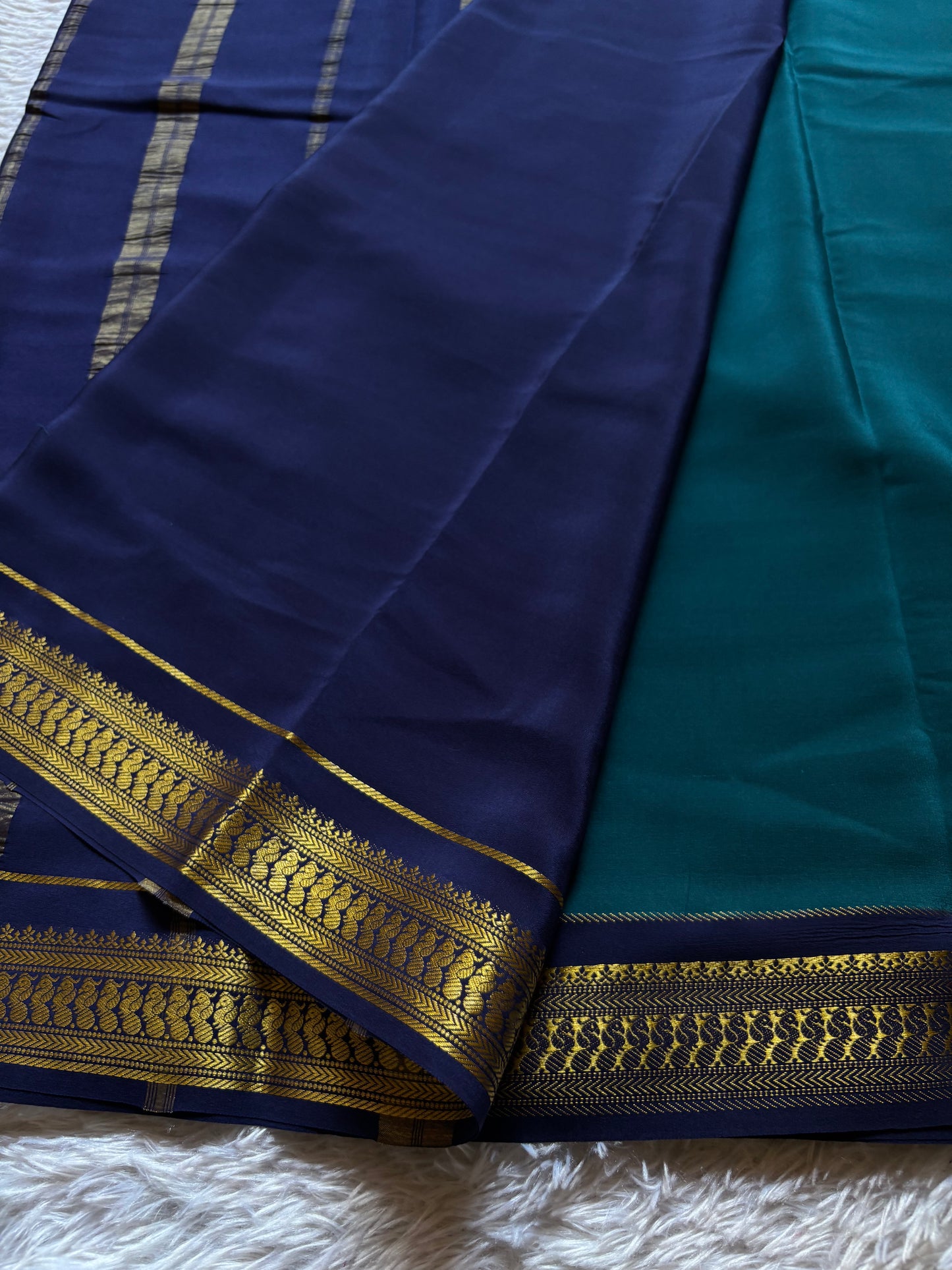 Mayuri (2D) : Peacock blue-dark navy blue
