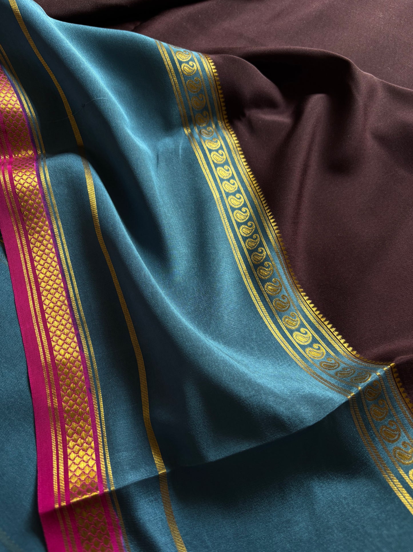 Triguna (3D) : Deep brown-steel blue-rani pink – Nalmè Saree Studio