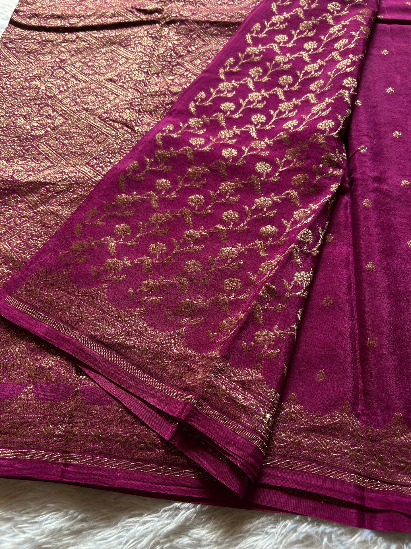 Soft Crepe Banarasi : Solid Deep magenta