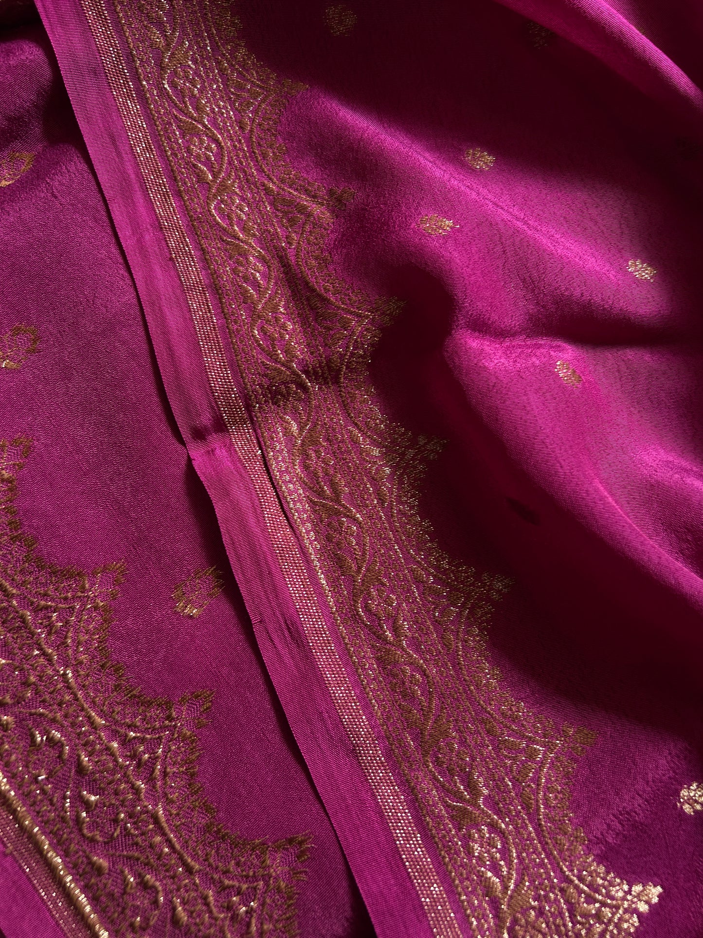 Soft Crepe Banarasi : Solid Deep magenta