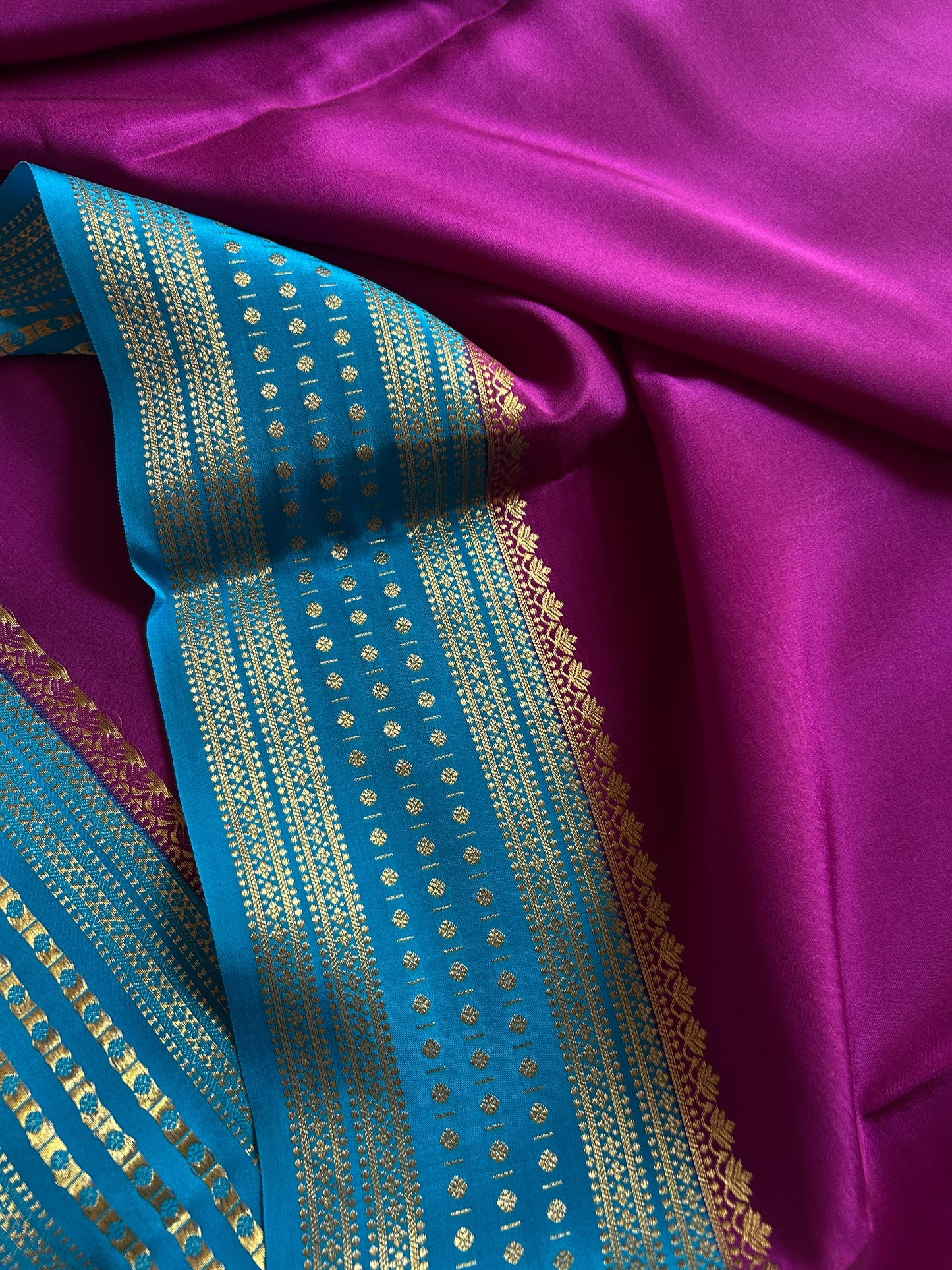 Rohini (2D) : Dark Magenta-ananda blue