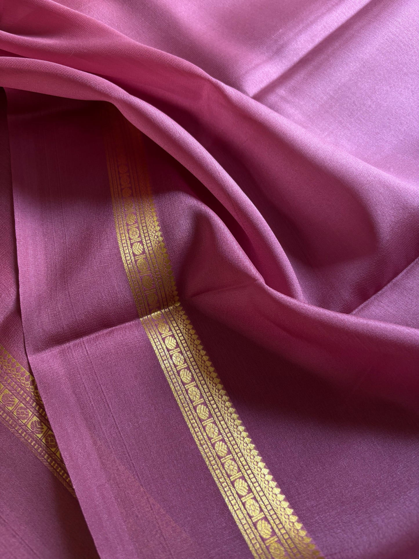 Shambhavi : Solid Onion pink