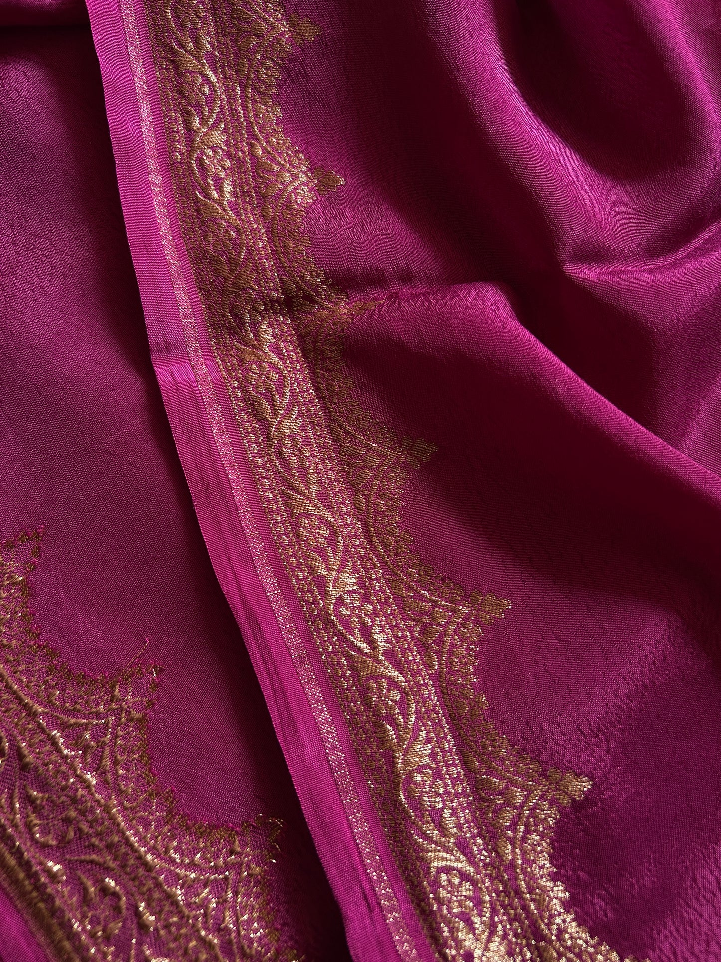 Soft Crepe Banarasi : Solid Deep magenta