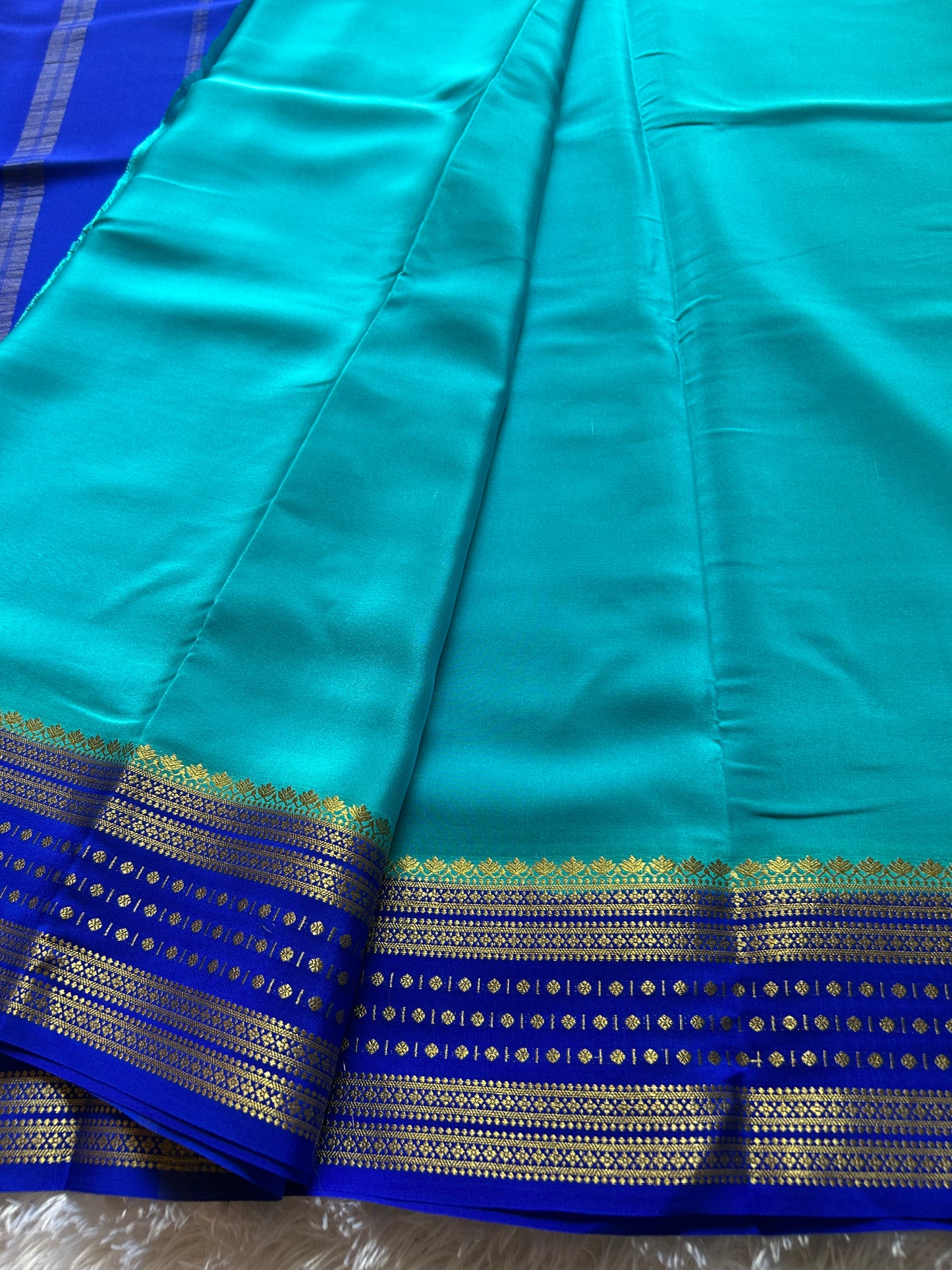 Rohini (2D) : Sea blue-royal blue