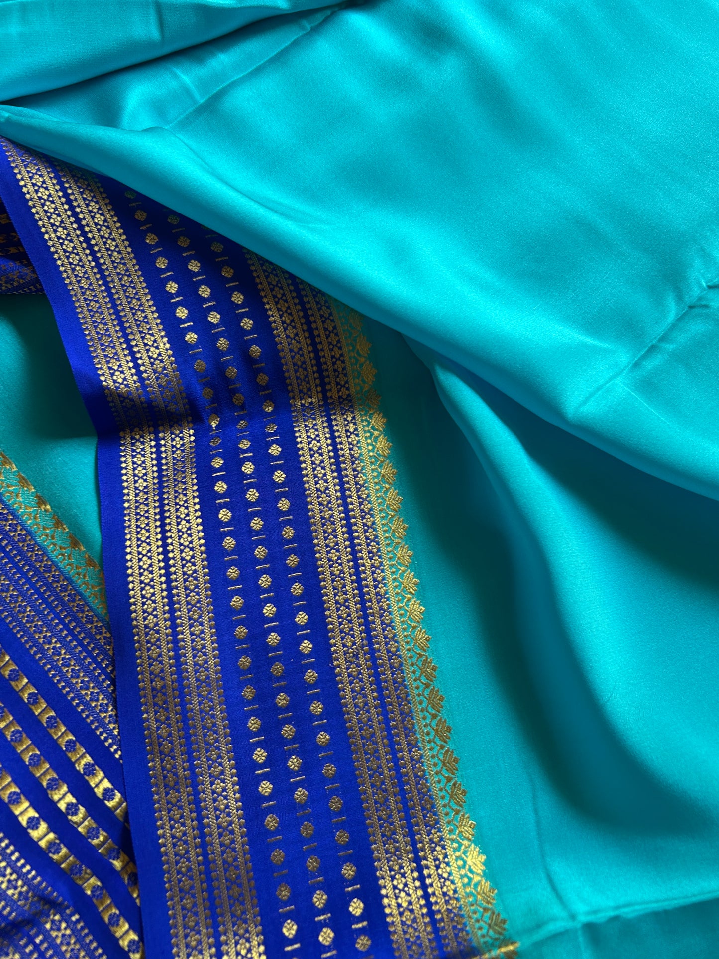 Rohini (2D) : Sea blue-royal blue